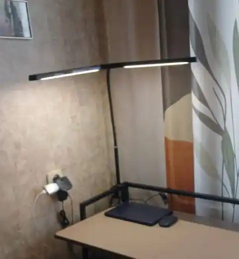 Stol uchun LED lampa, strubtsina bilan, soyasiz, o‘qish, ish va manikyur uchun