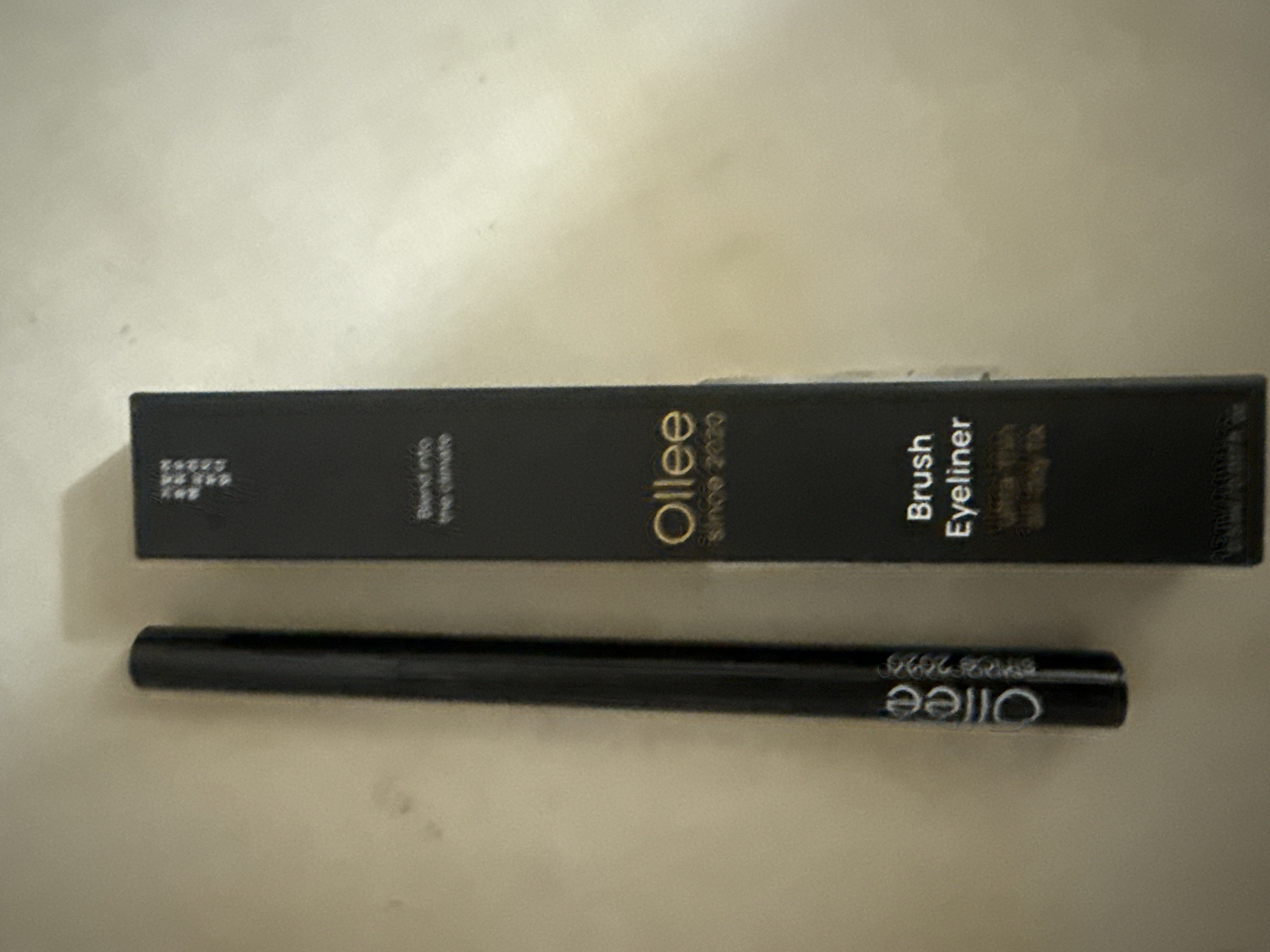Подводка для глаз OLLEE Deep Black ультратонкая чёрная 0,5 мл для точных стрелок и макияжа