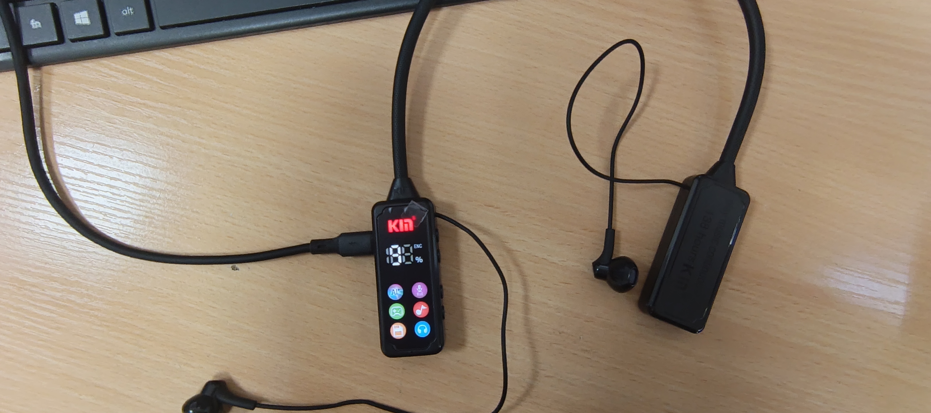 Bo'yinli simsiz quloqchin KIN KL101 ENC mikrofon TF karta 1100 mAh batareya