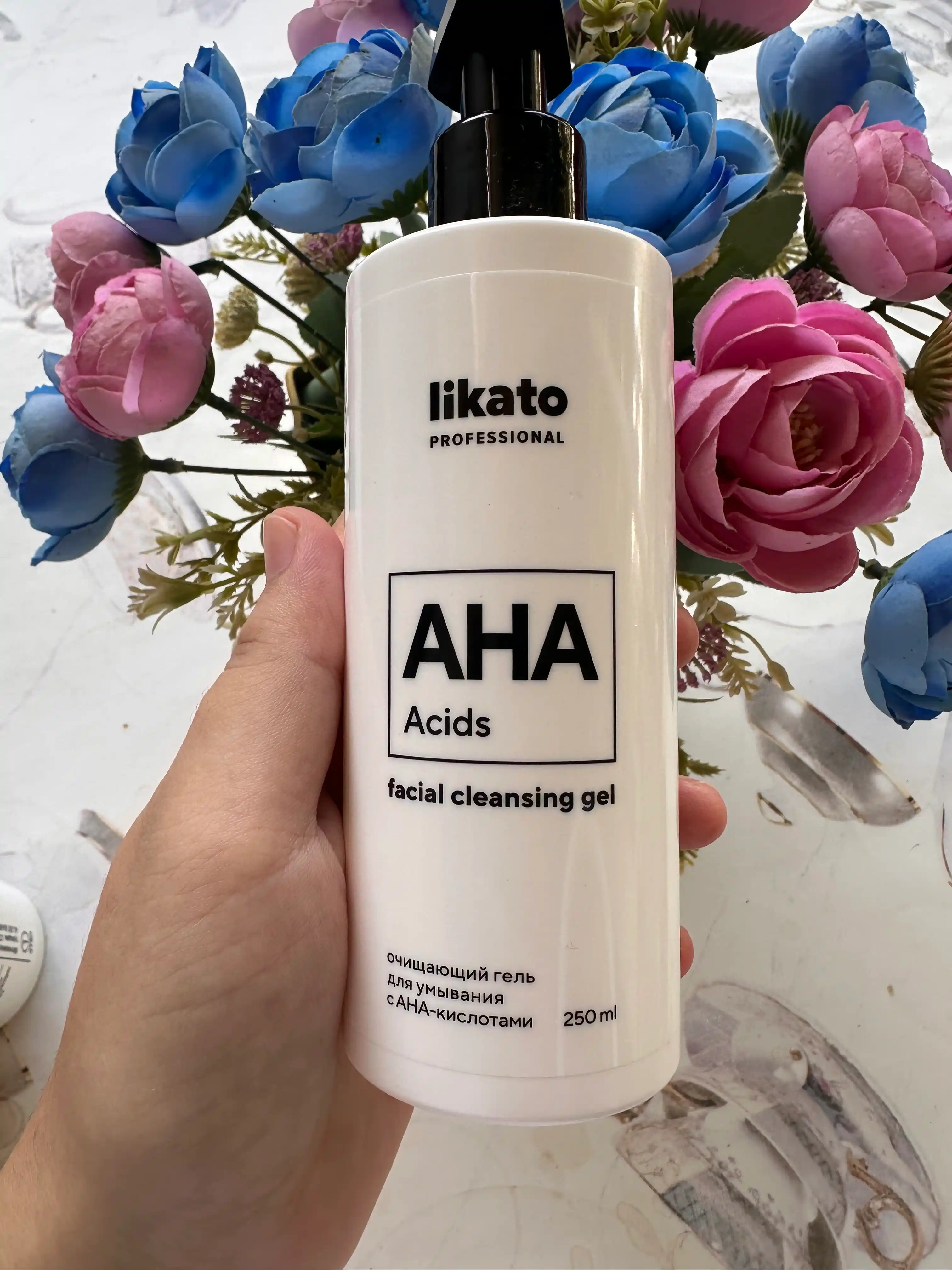 Очищающий гель для умывания с АНА-кислотами LIKATO professional, 250 мл, STD