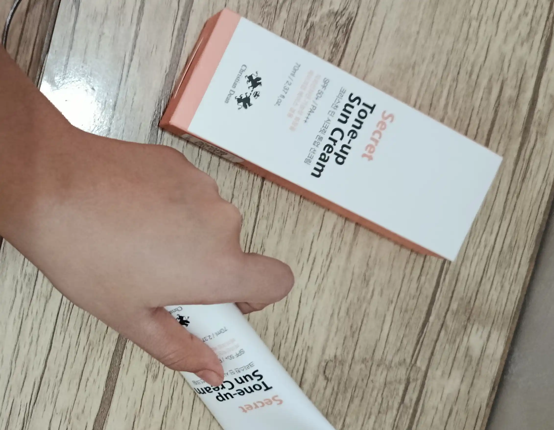 Christian Dean Secret Tone-Up Sun Cream SPF50+ quyoshdan himoya qiluvchi krem
