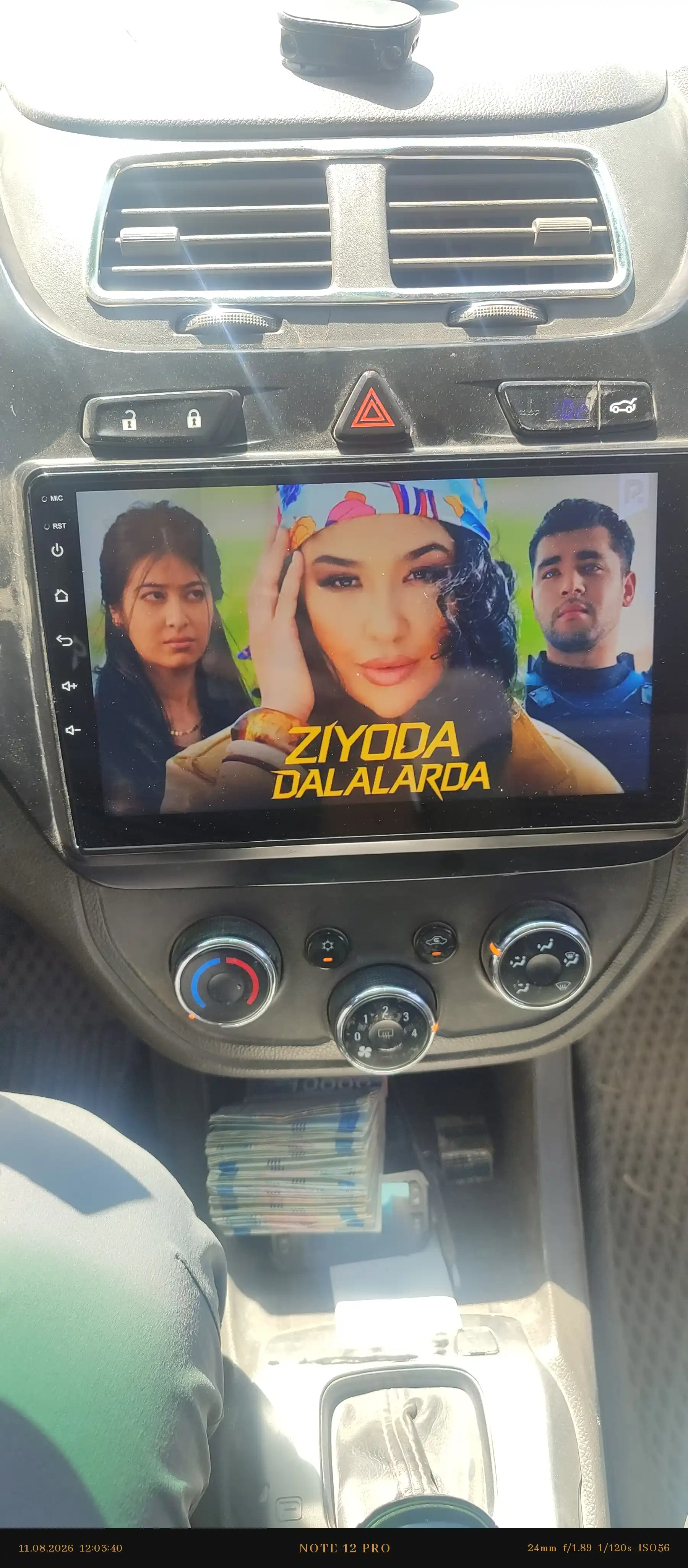 Zamonaviy va universal "Teyes CC3L" avtomobil monitori