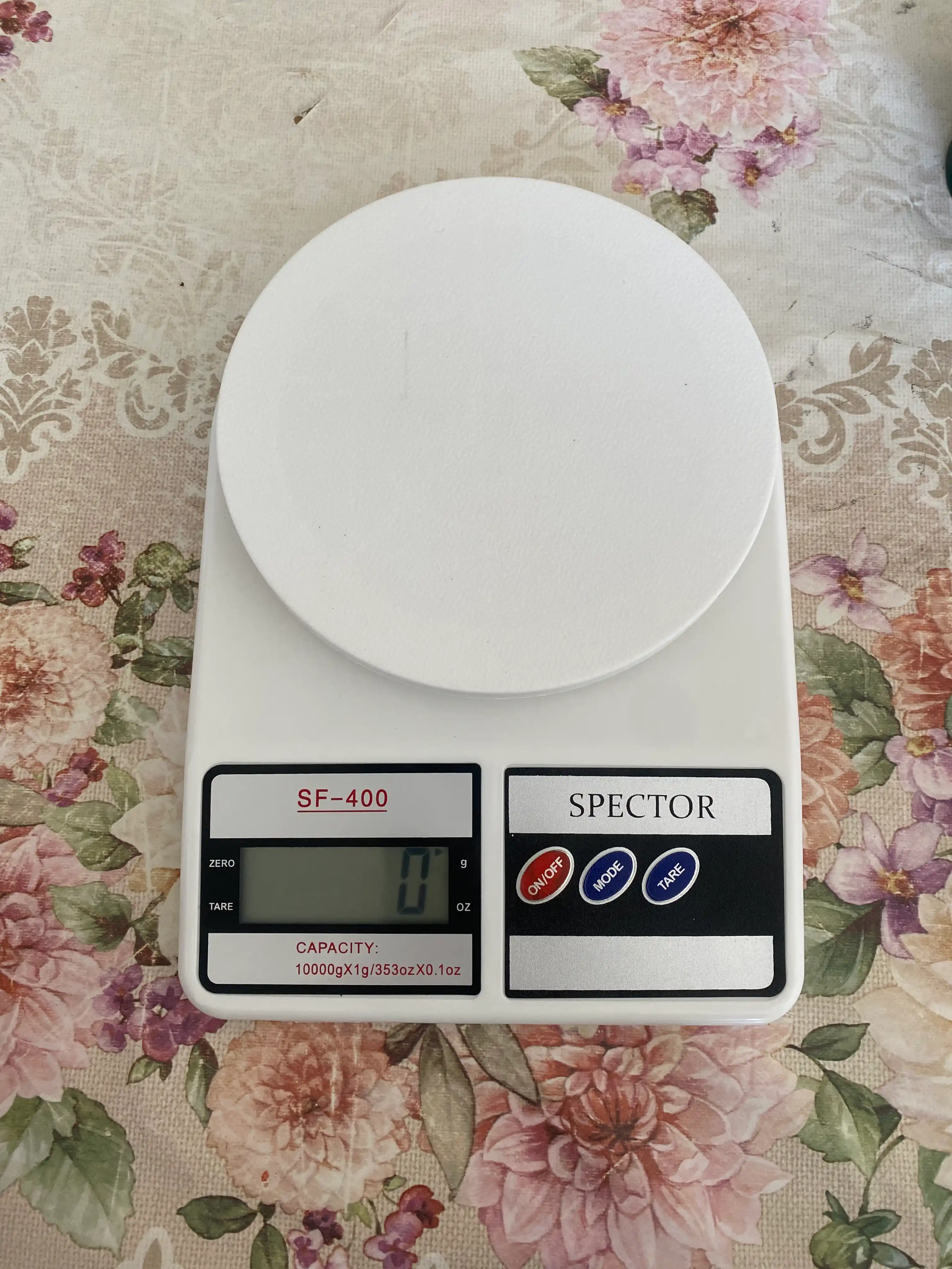 10 kg gacha bo‘lgan elektron oshxona tarozisi, akkumulyatorlar bilan jihozlangan