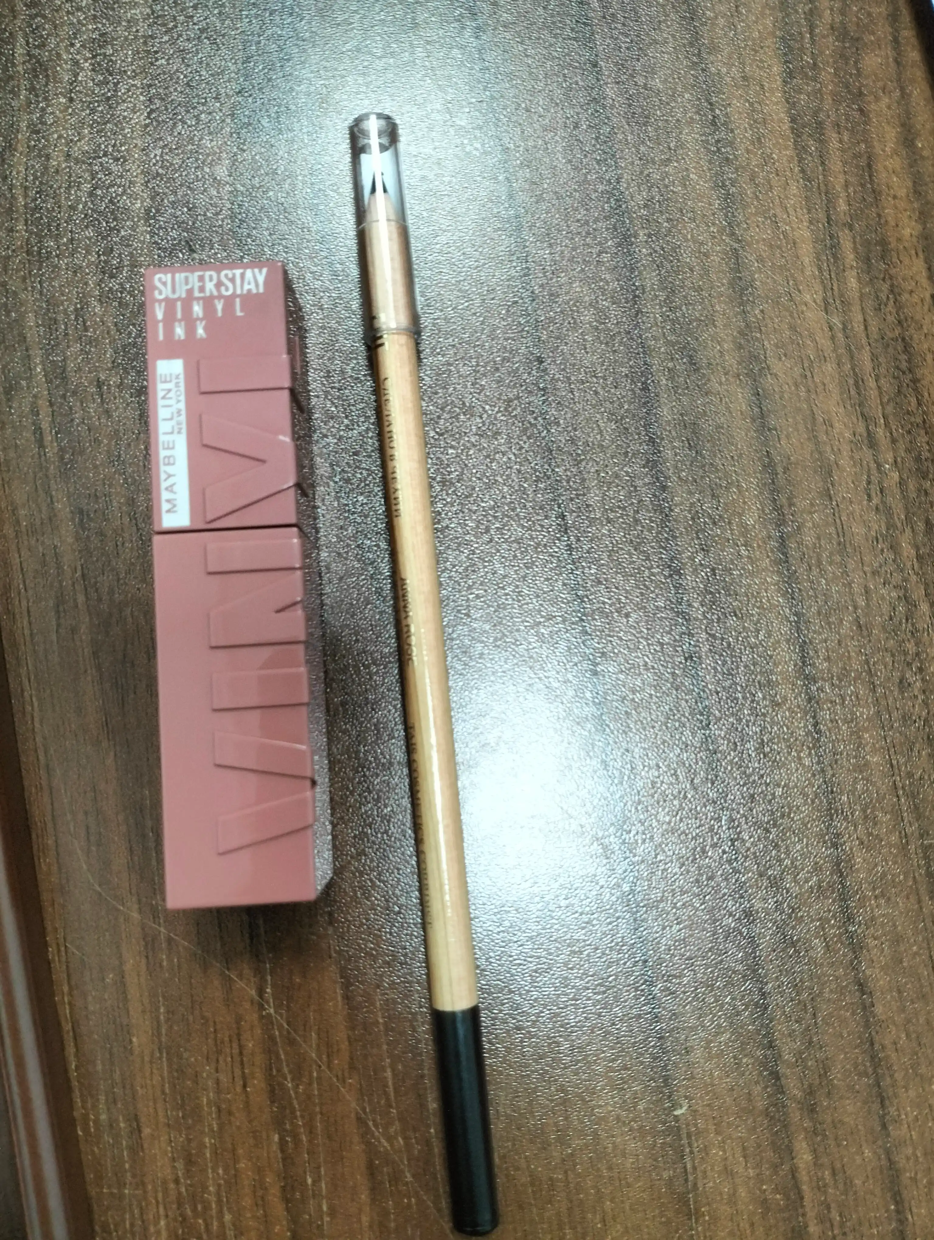 Помада Vinyl Ink 35 Cheeky Maybelline New York, жидкая, стойкая и глянцевая