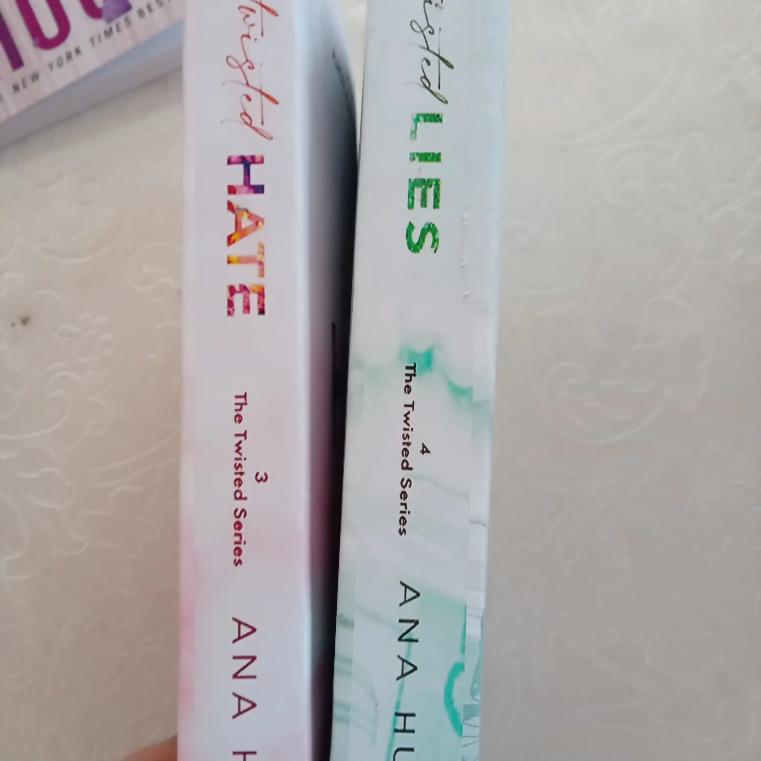 Kitob The Twisted Series Love, Games, Hate, Lies, Ana Huang, ingliz tilida