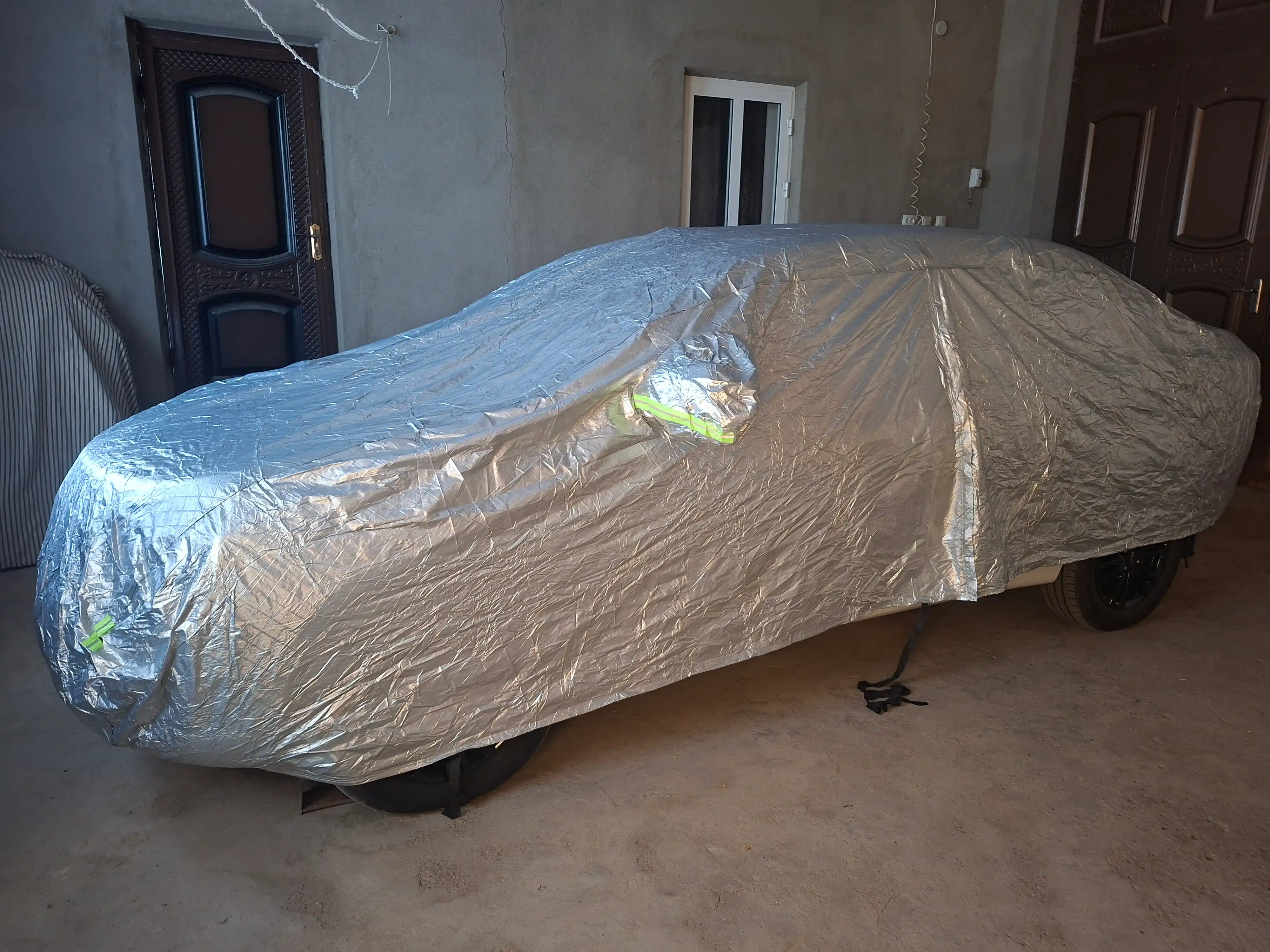 AVTOTENT universal barcha fasl uchun mos keladigan suv oʻtkazmaydigan himoya tent g‘ilofi