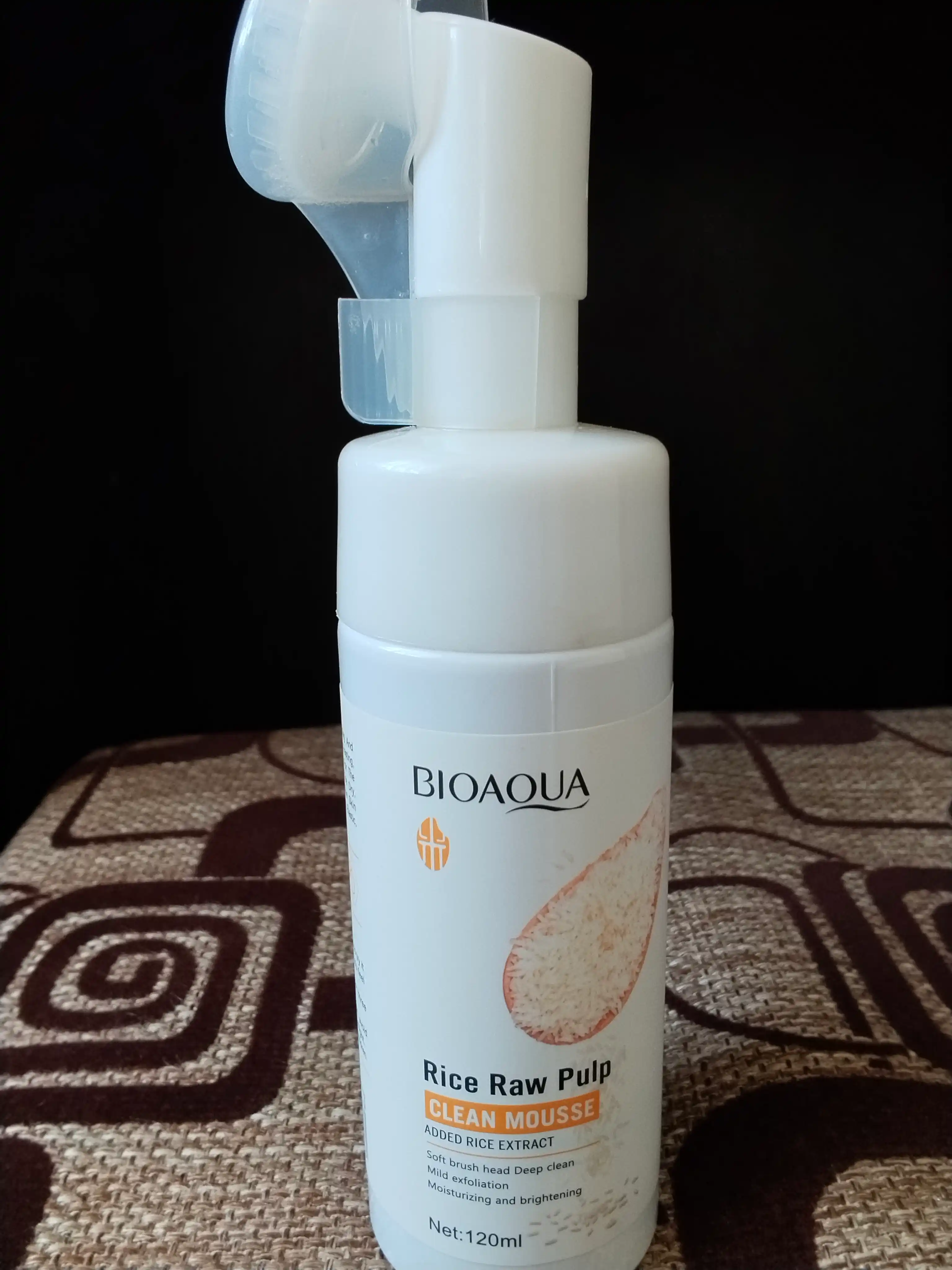 Yuzni yuvish uchun ko‘pik Bioaqua, tozalovchi, acnega qarshi, massaj cho‘tkali