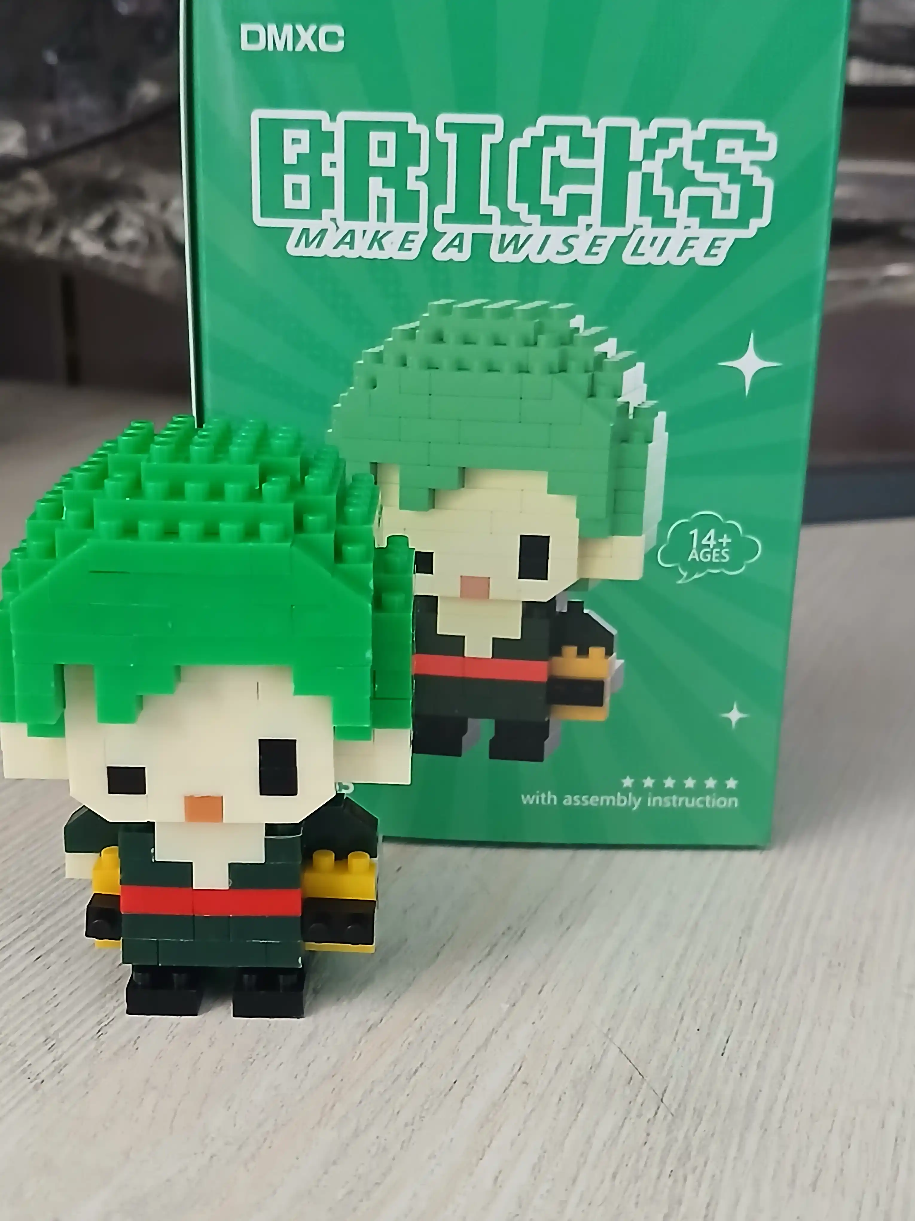 Konstruktor-o'yinchoq 3D anime One Piece, mini bloklardan lego figurkalar kolleksiyasi