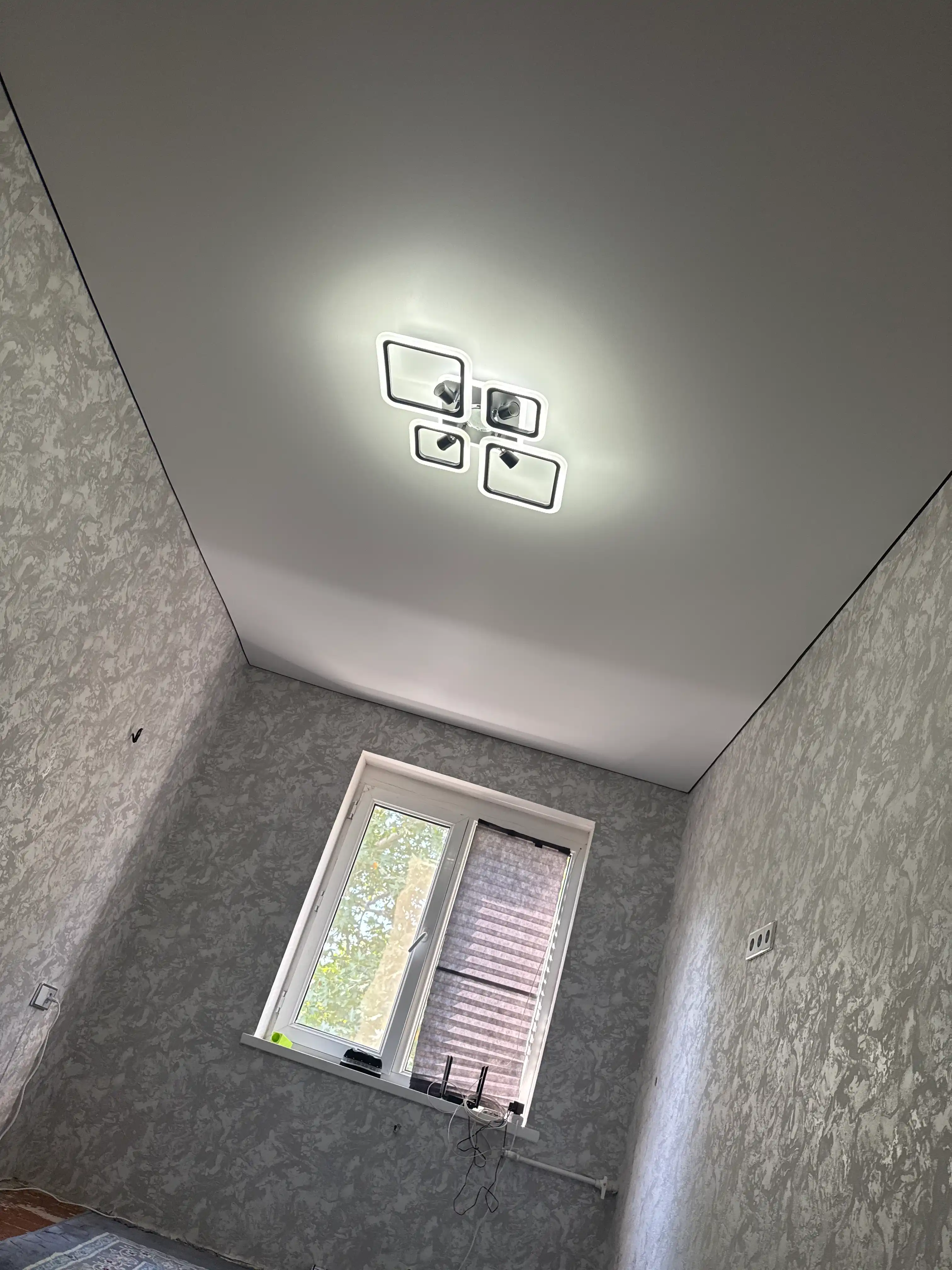 Люстра потолочная LED колонкой с пультом, 3 режима освещения, для спальни, зала и кухни