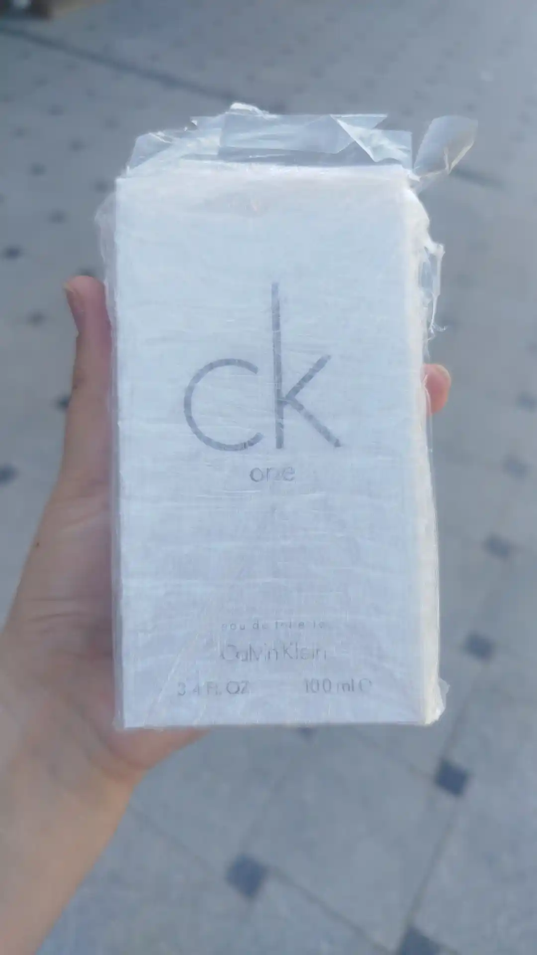 Erkaklar va ayollar uchun xushbo'ylangan suv CK Onel, 100 ml