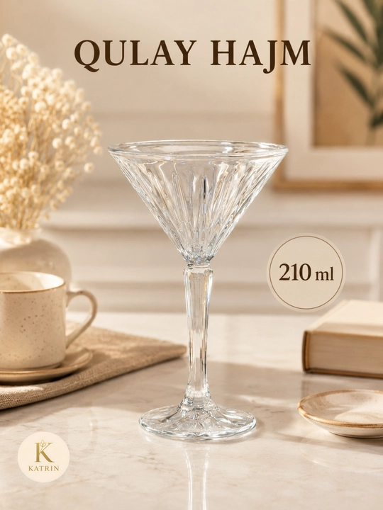 Desert va alkogolsiz kokteyllar uchun qirrali shisha martinka bokali, 210 ml