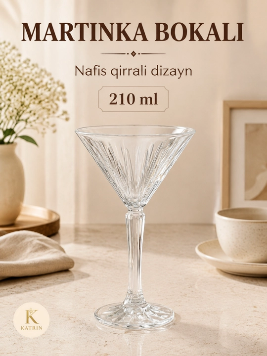 Desert va alkogolsiz kokteyllar uchun qirrali shisha martinka bokali, 210 ml