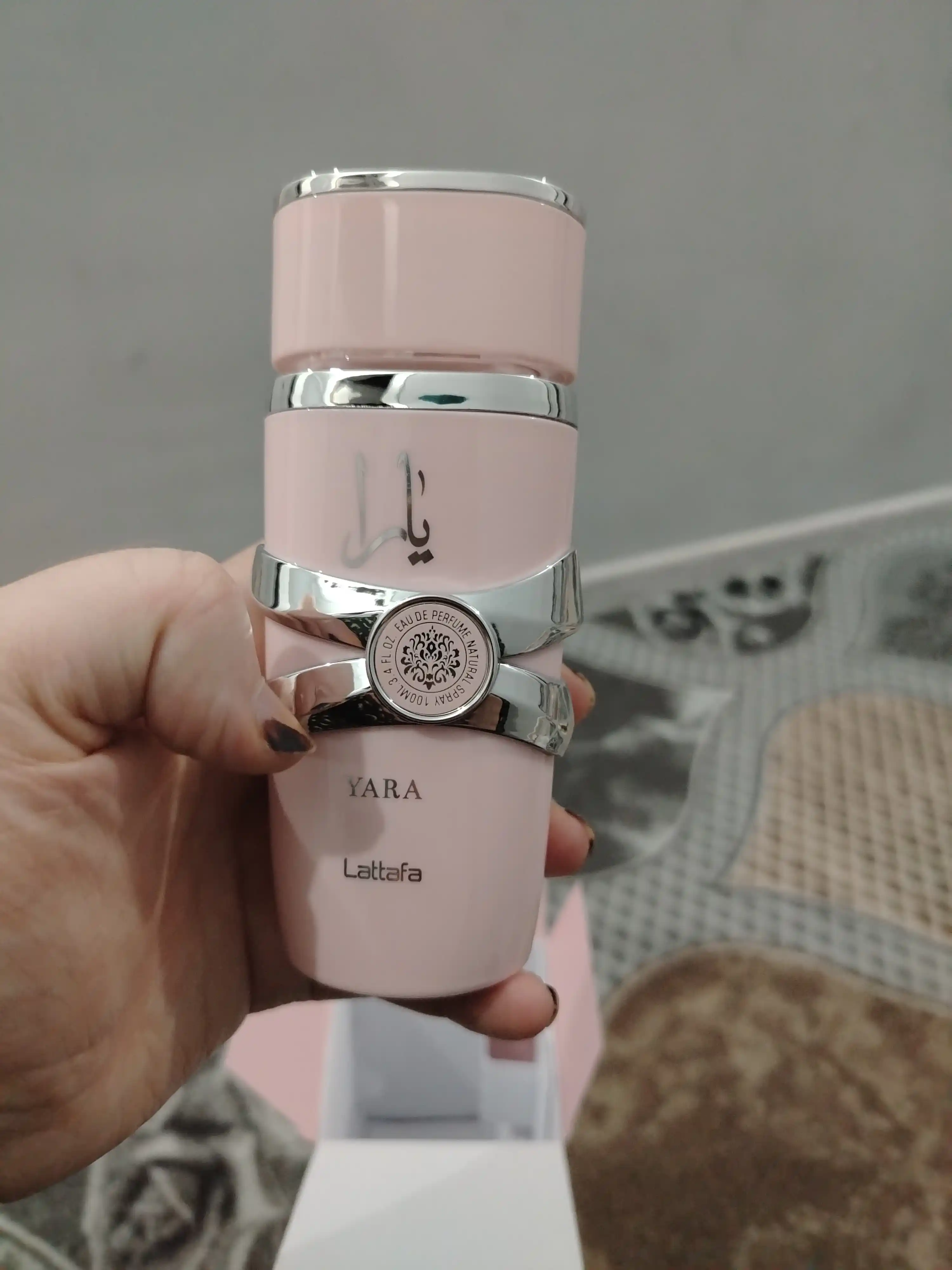 Ayollar uchun nafis, betakror, bahor iforli  Lattafa YARA atiri, 100 ml