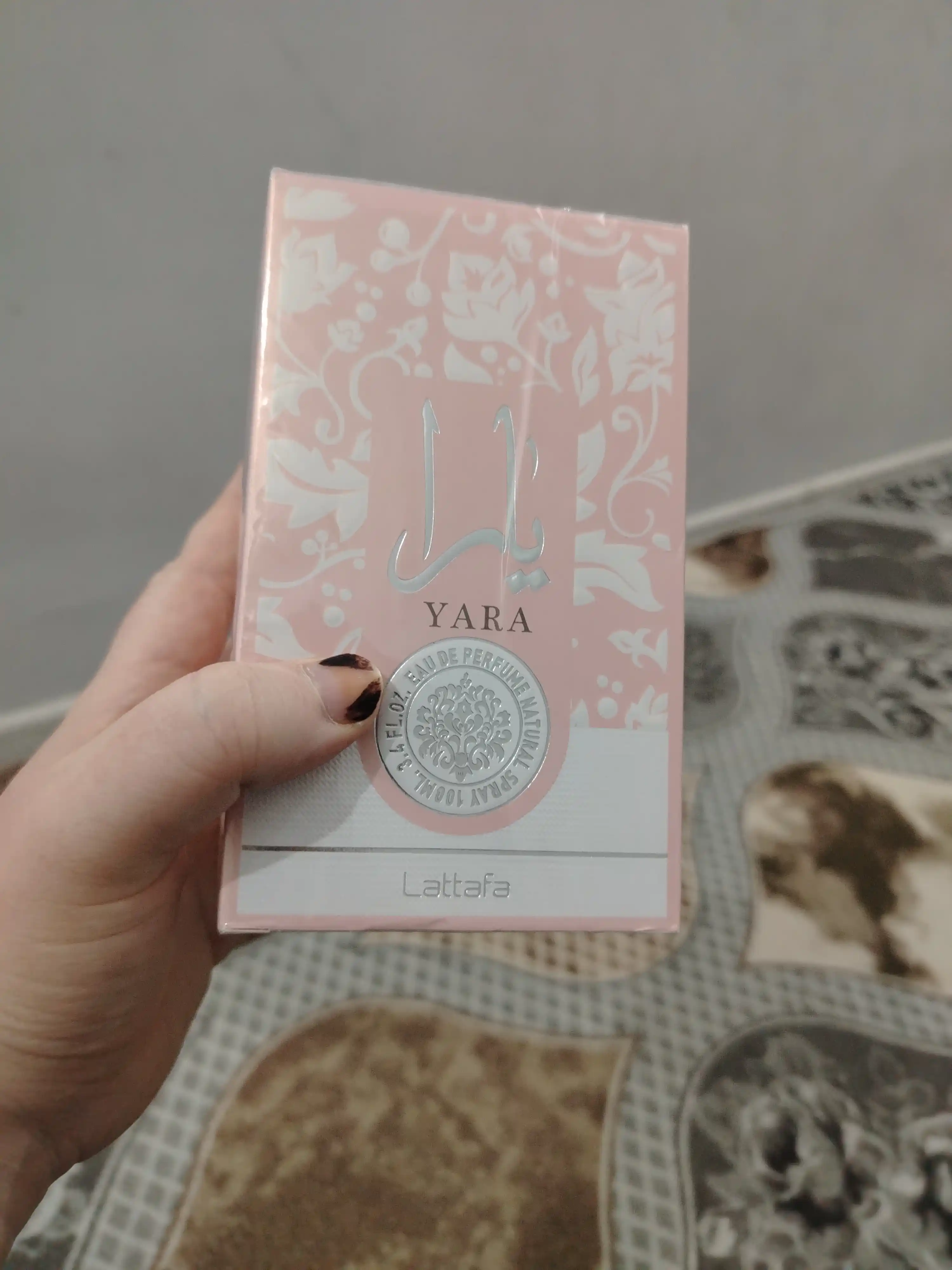 Ayollar uchun nafis, betakror, bahor iforli  Lattafa YARA atiri, 100 ml