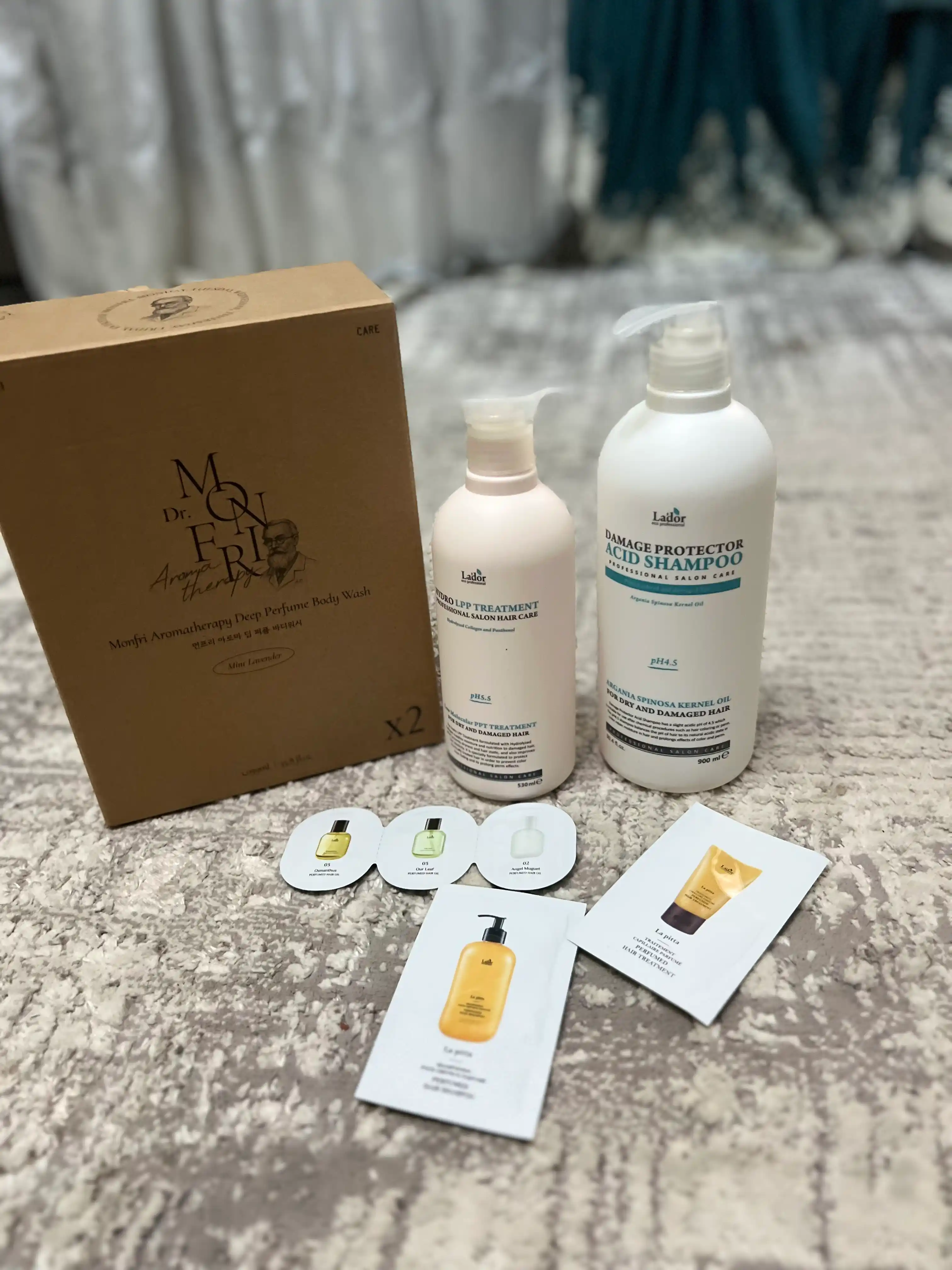 Защитный шампунь для окрашенных, повреждённых волос Lador Damage Protector Acid Shampoo