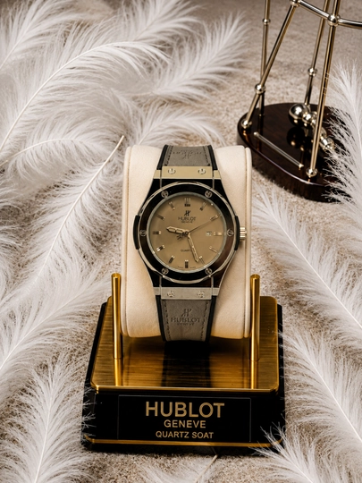 Hublot erkaklar qo'l soati, kvarts mexanizm, sana ko'rsatgichli - 
