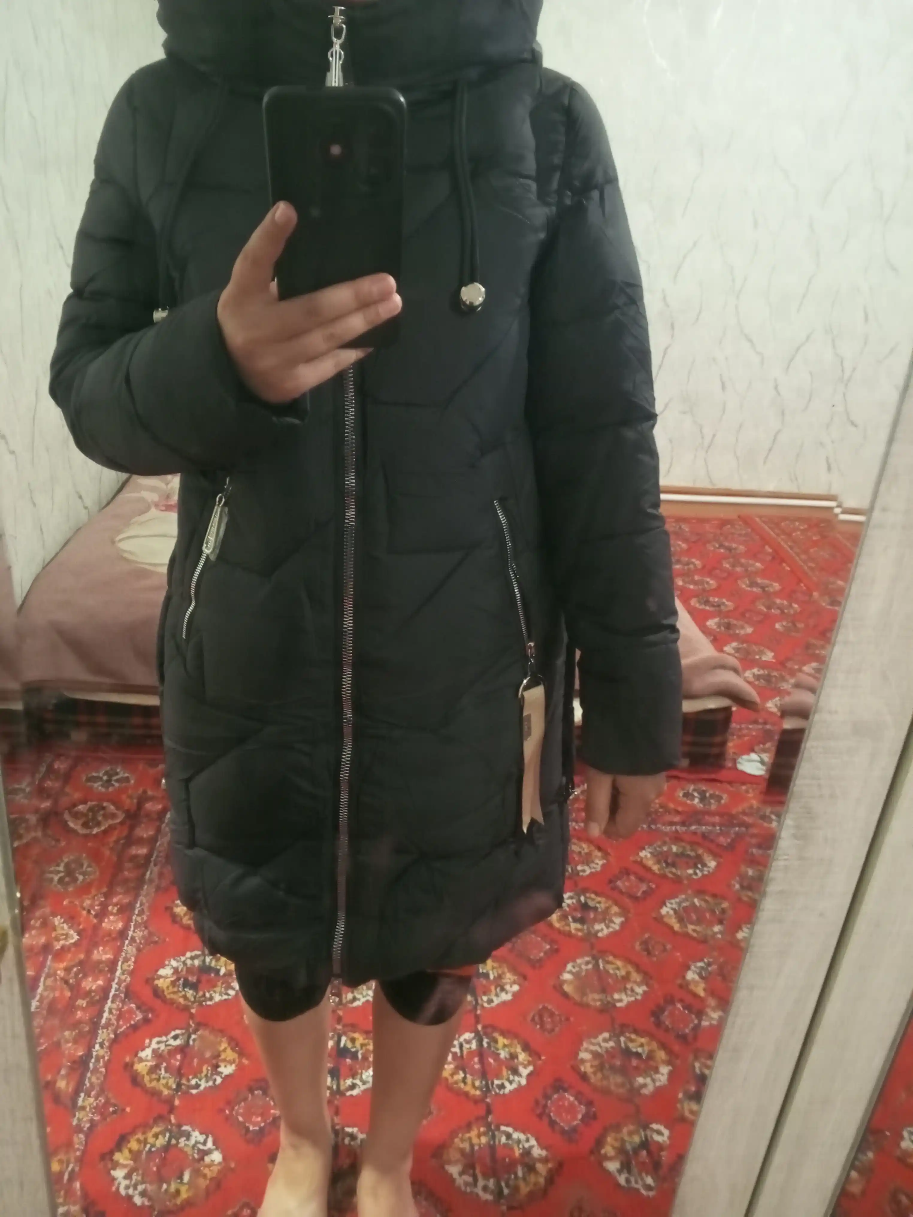 Куртка зимняя теплая, с капюшоном