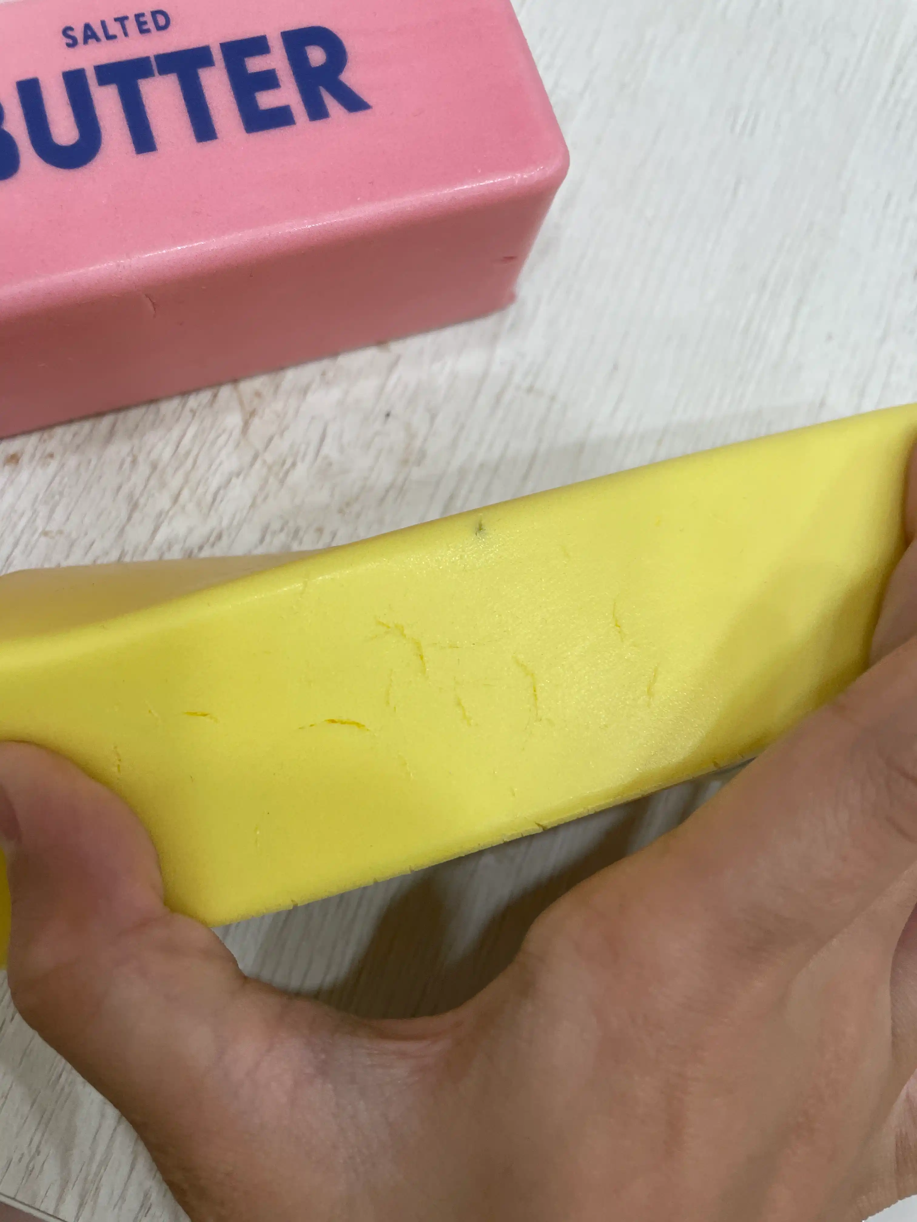 Butter sariyog‘ shaklidagi xushbo‘y skvish-antistress, yumshoq o‘yinchoq 113/400 g