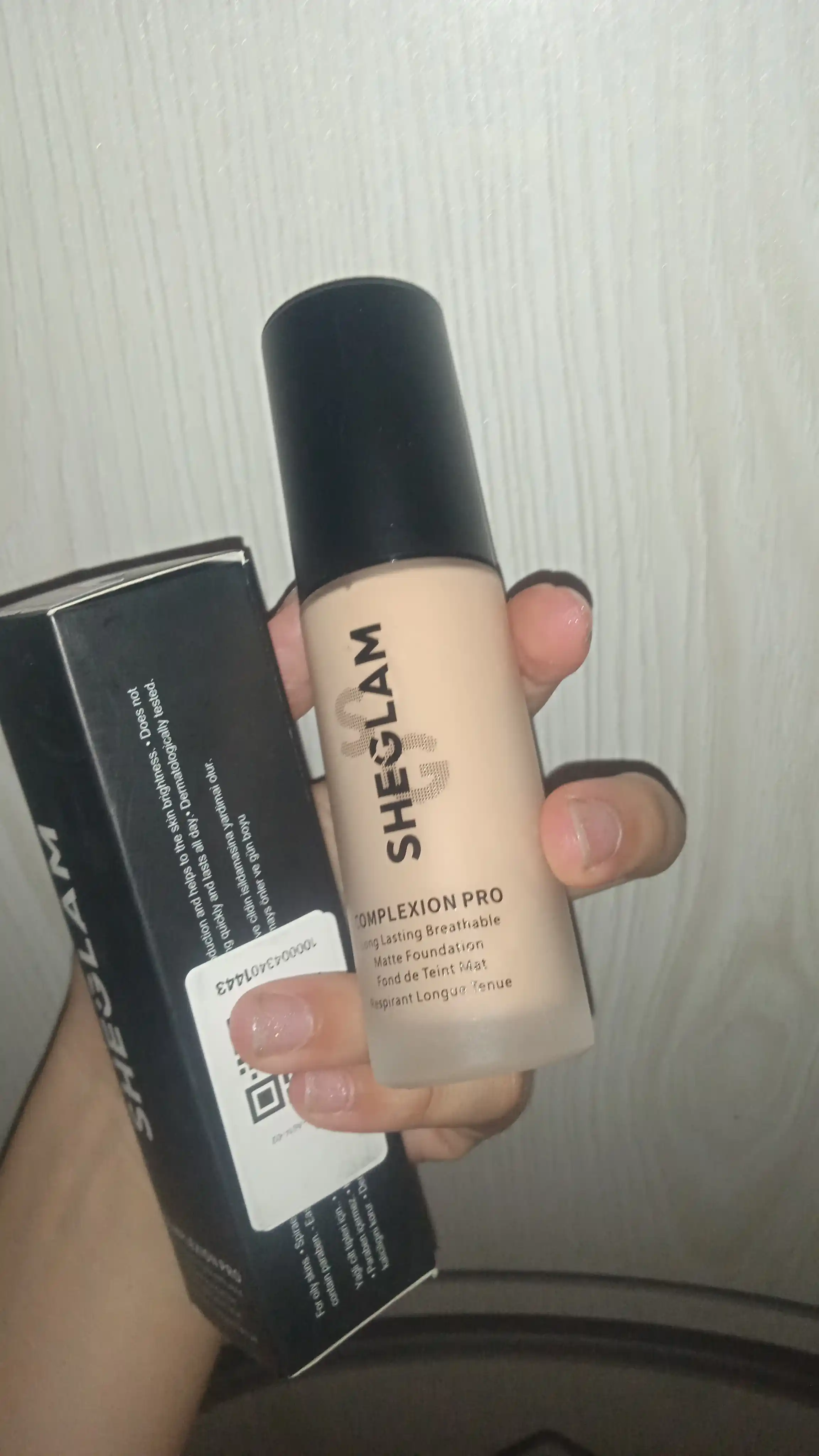Tonal kremi SHEGLAM, asos, baza, tabiiy mot ohang, yuz terisi uchun, namlaydi, 30 ml