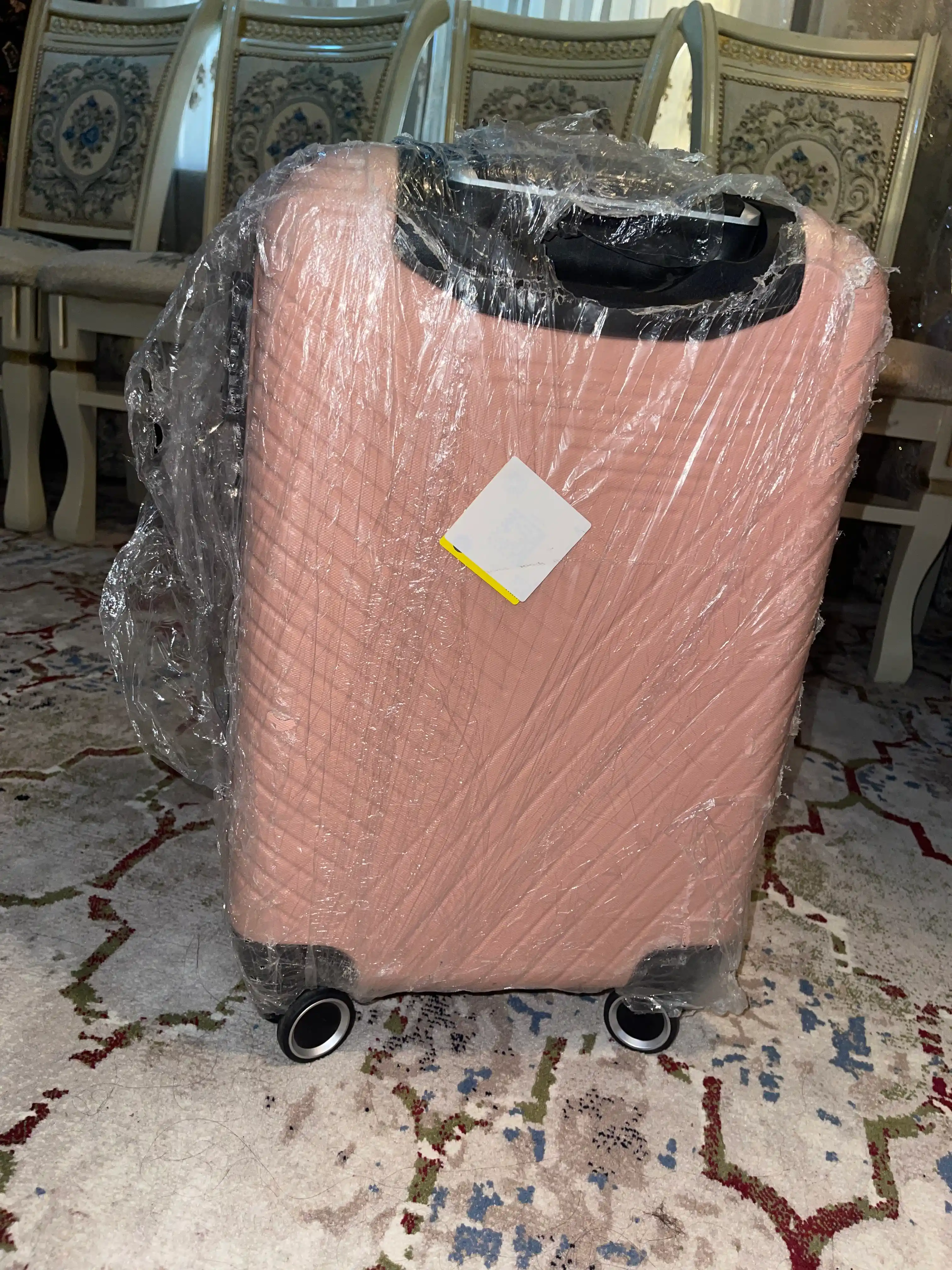 Sayohat chamadoni S M L, kodli qulfli, ABS-plastikdan tayyorlangan  360° g‘ildirakli