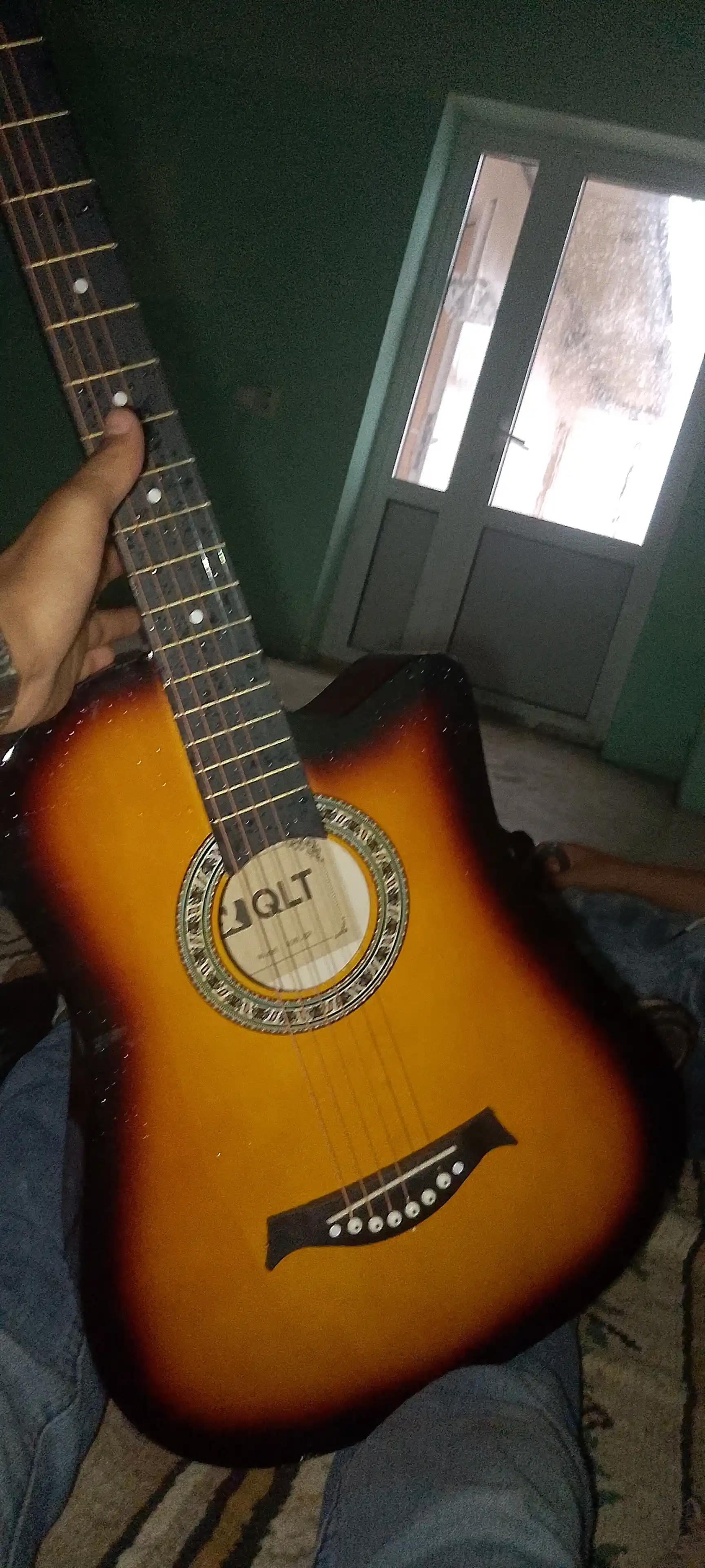 Akustik gitara QLT, 38 dyum