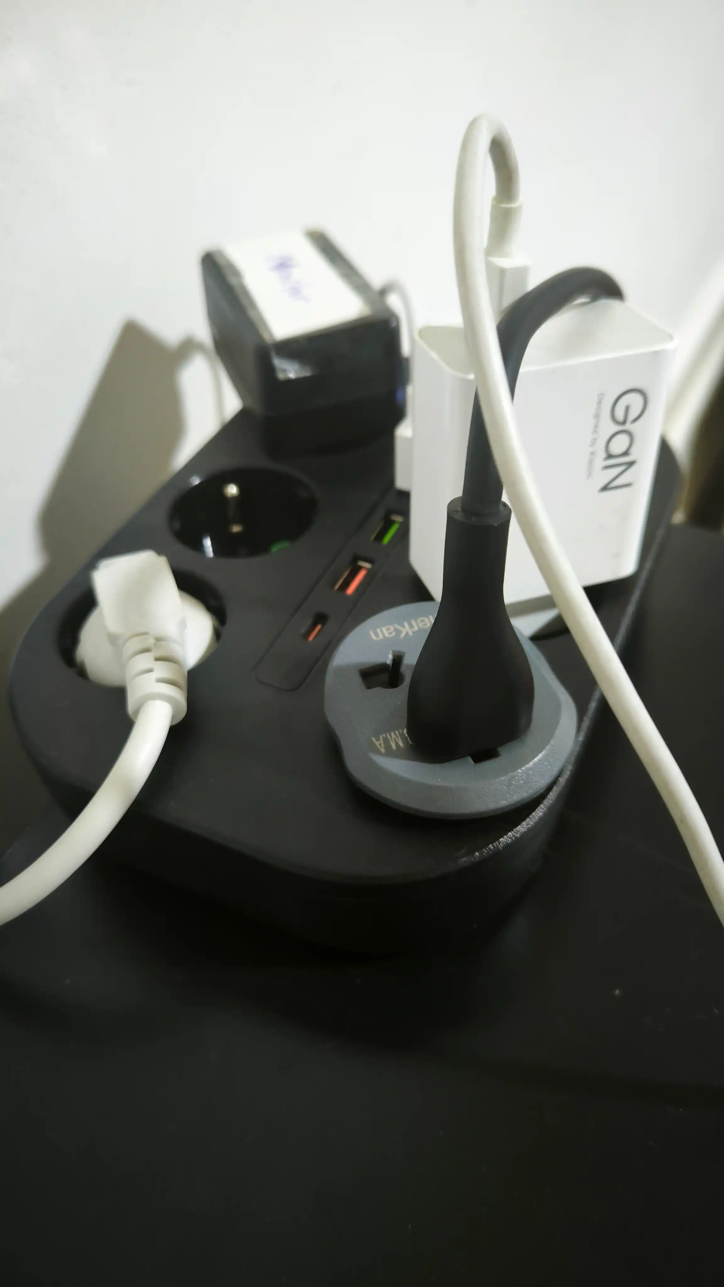 Электрический удлинитель, сетевой фильтр, 3 порта USB, 6 розеток, Type-C