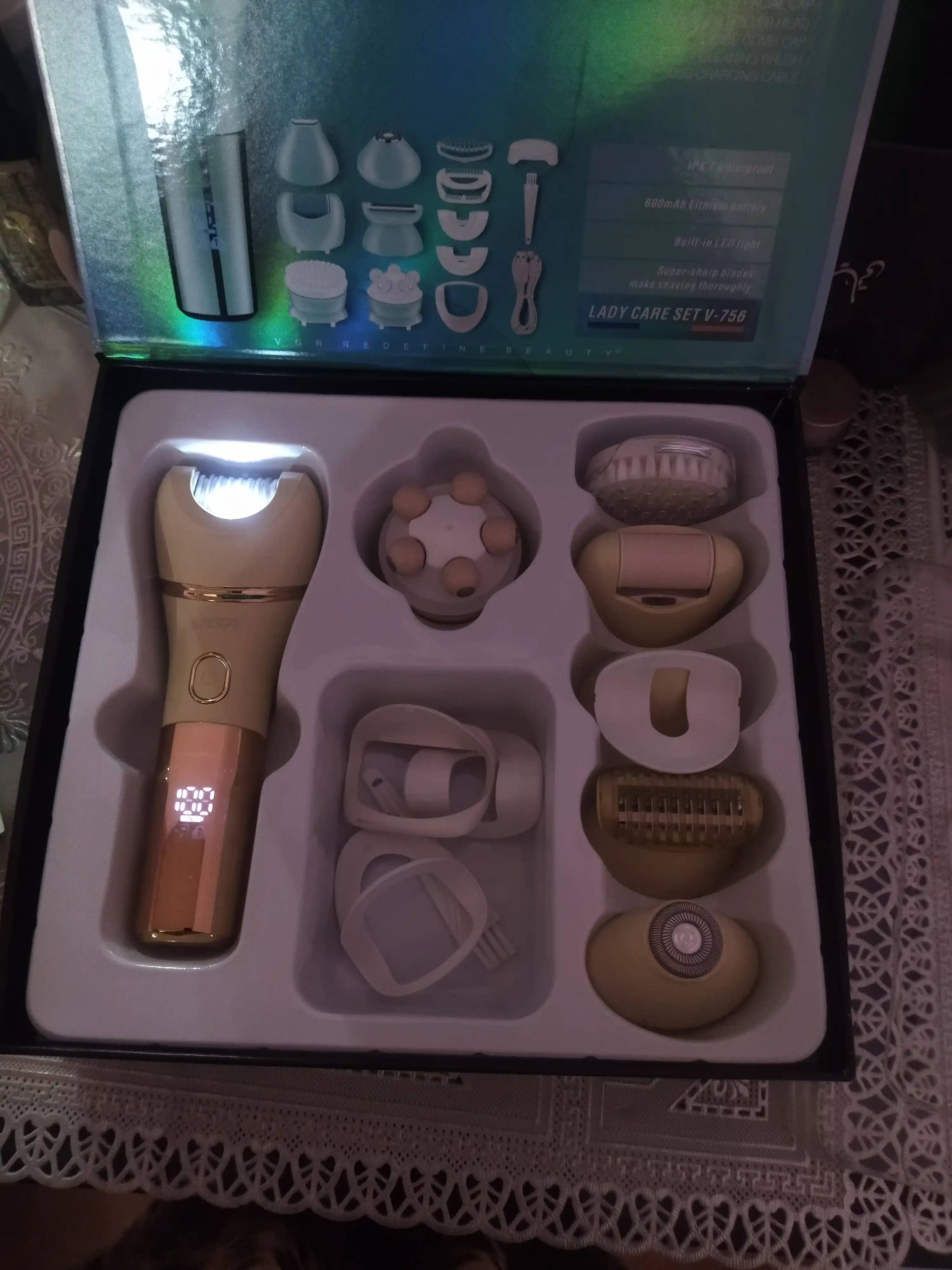Professional epilyator modeli VGR V-756 simsiz, 7 si 1xil nasadka ayollar tanasi uchun