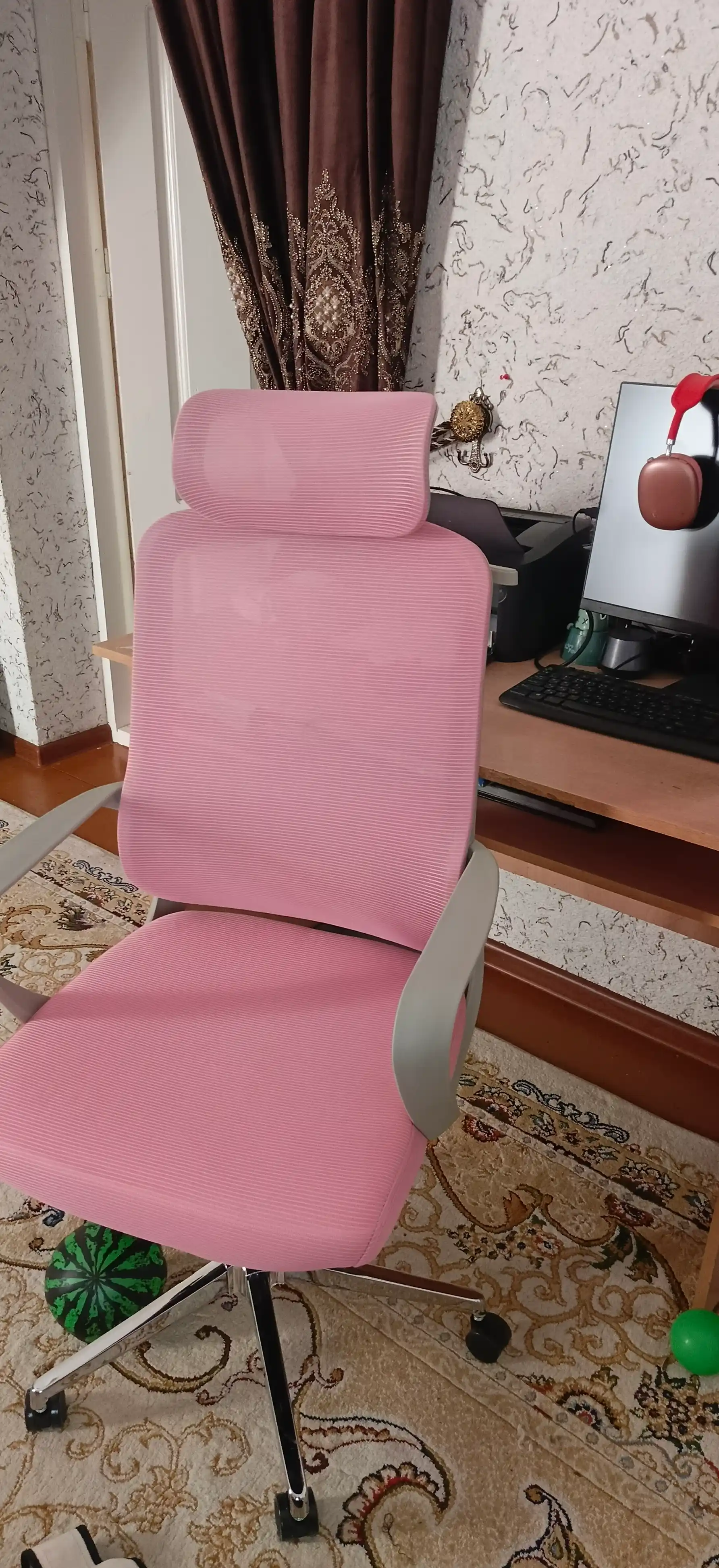 Кресло для офиса Pricher от Dafna, сетчатое, с колесами