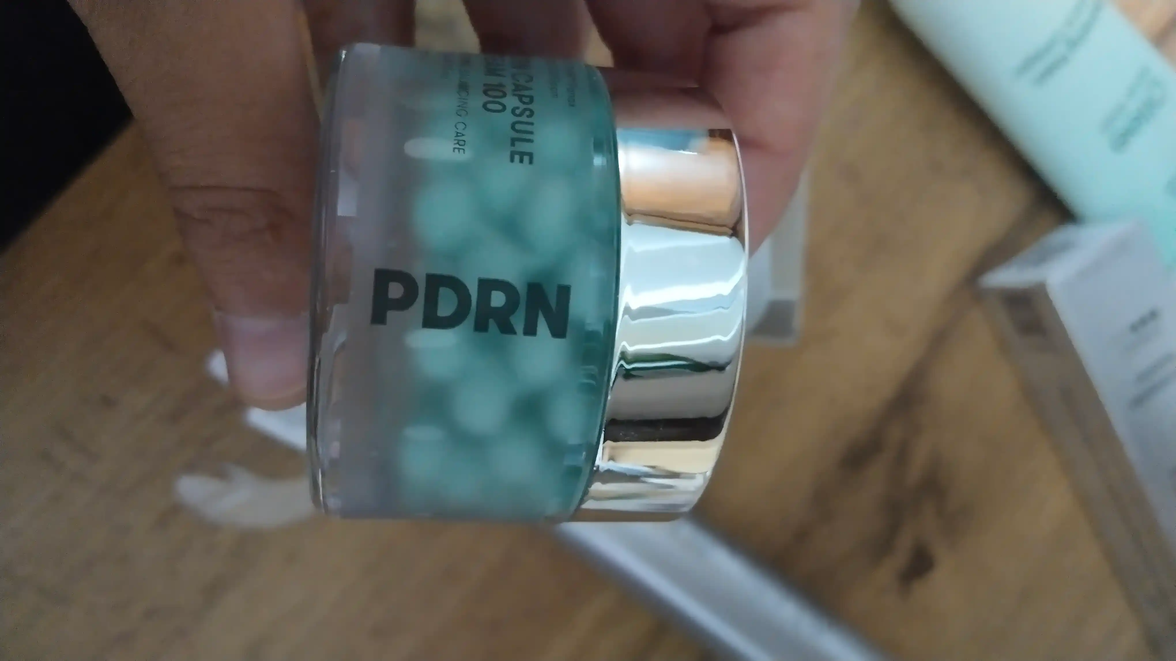 VT PDRN Capsule Cream 100 — Yoshartiruvchi va namlantiruvchi kapsulali yuz kremi, 50 ml