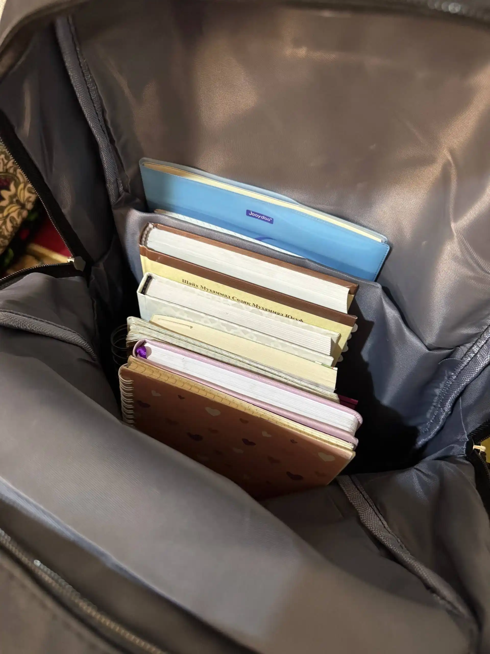 Ayollar qizlar ryukzagi casual ryukzak, maktab va universitet uchun katta sig'imli