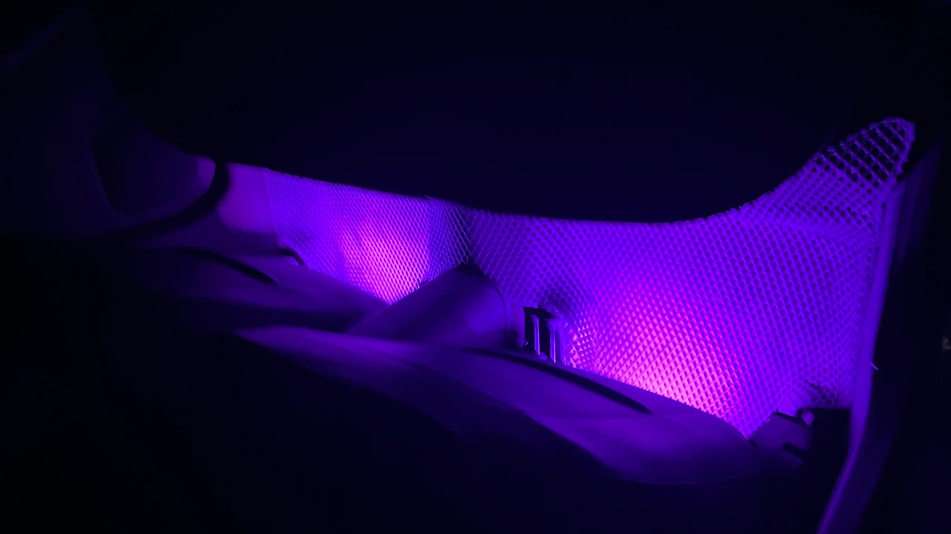 LED avtomobil yoritgichi, rang o‘zgaradi, pult, musiqa bilan sinxron