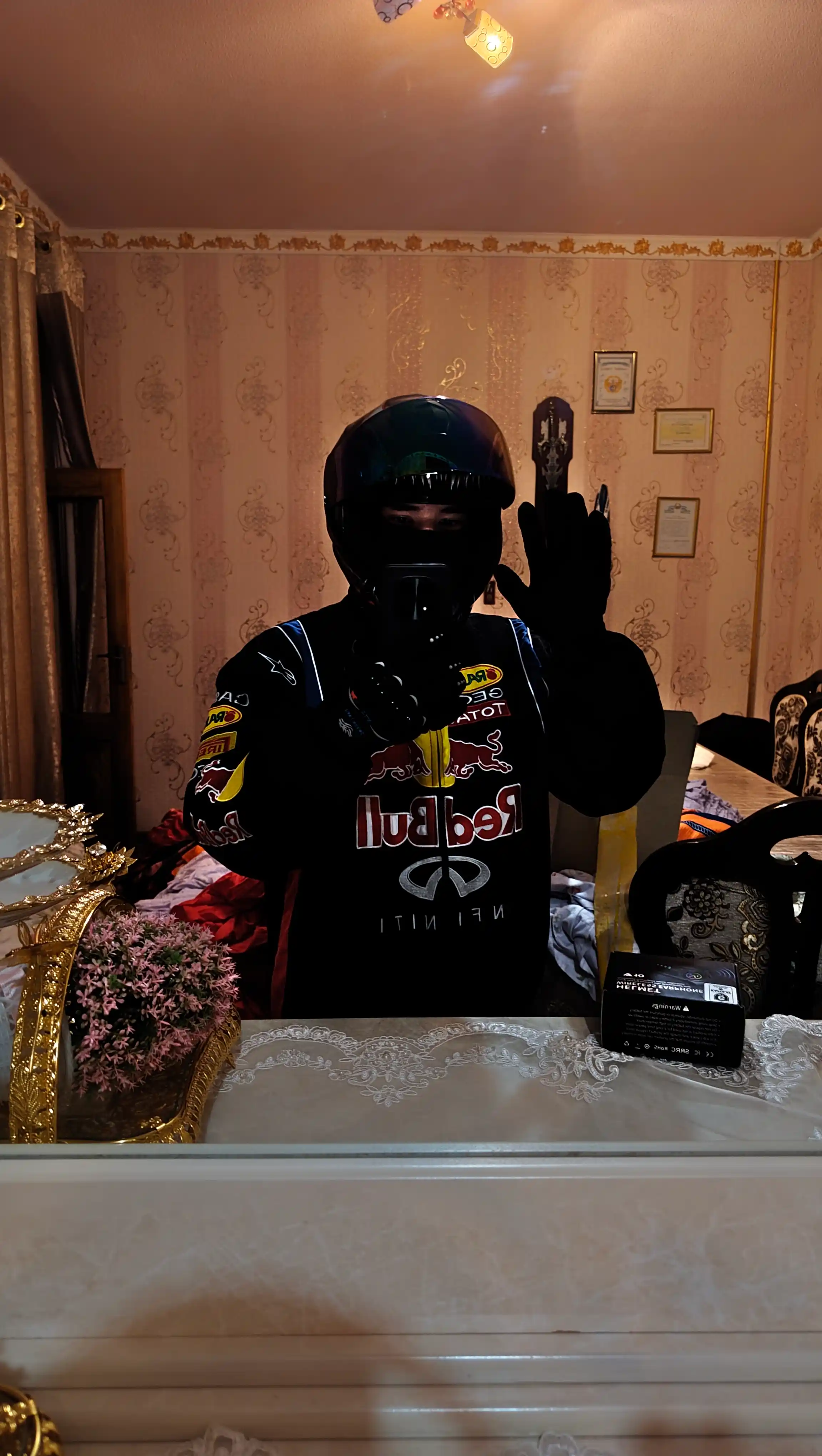 AXK to‘plami - motoshlem, qora vizor, motogolovkalar va balaklava