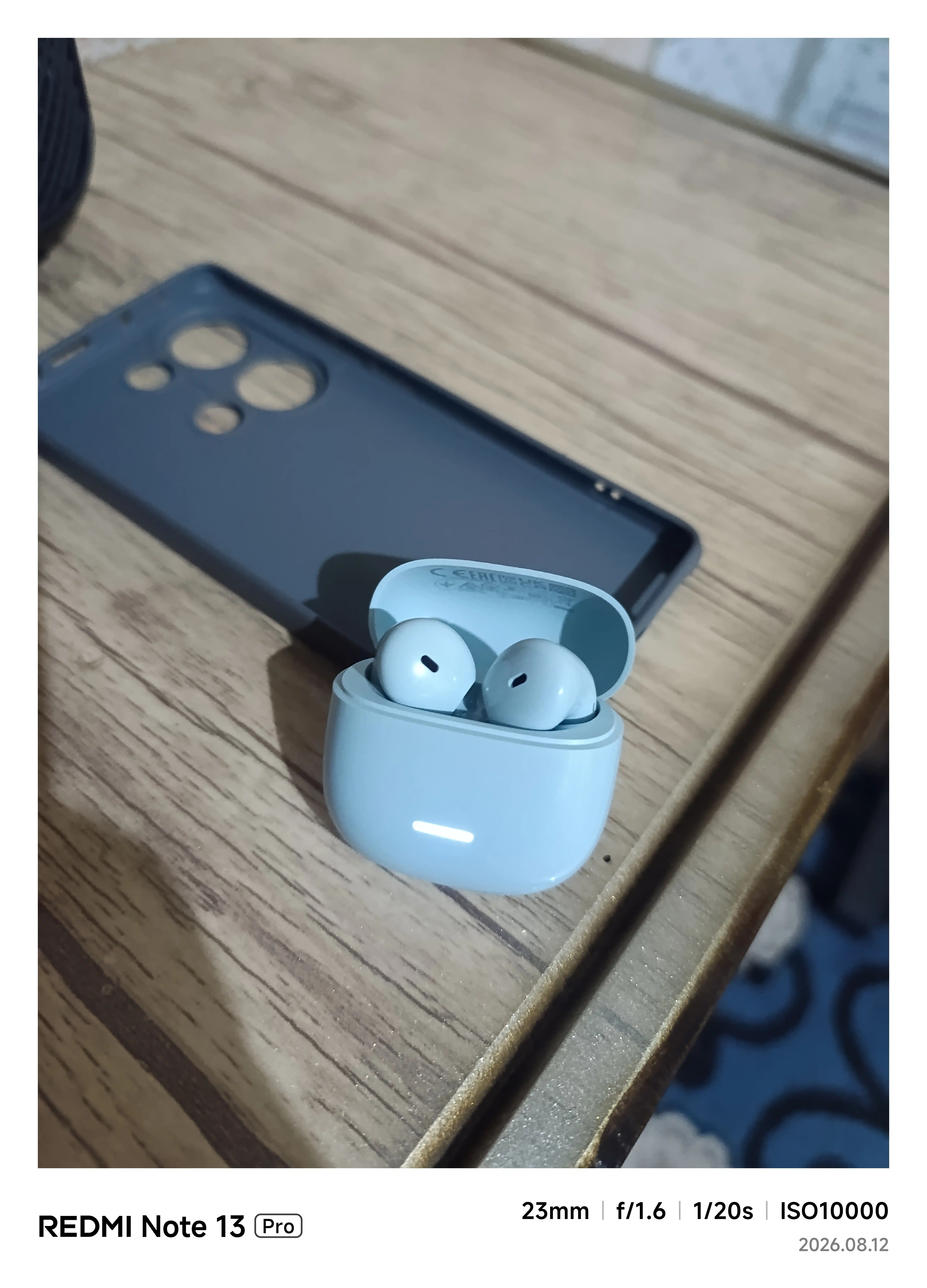 REDMI Buds 8 Active quloqchinlari, qo‘sh mikrofonlar yordamida tiniq ovozli qo‘ng‘iroqlar
