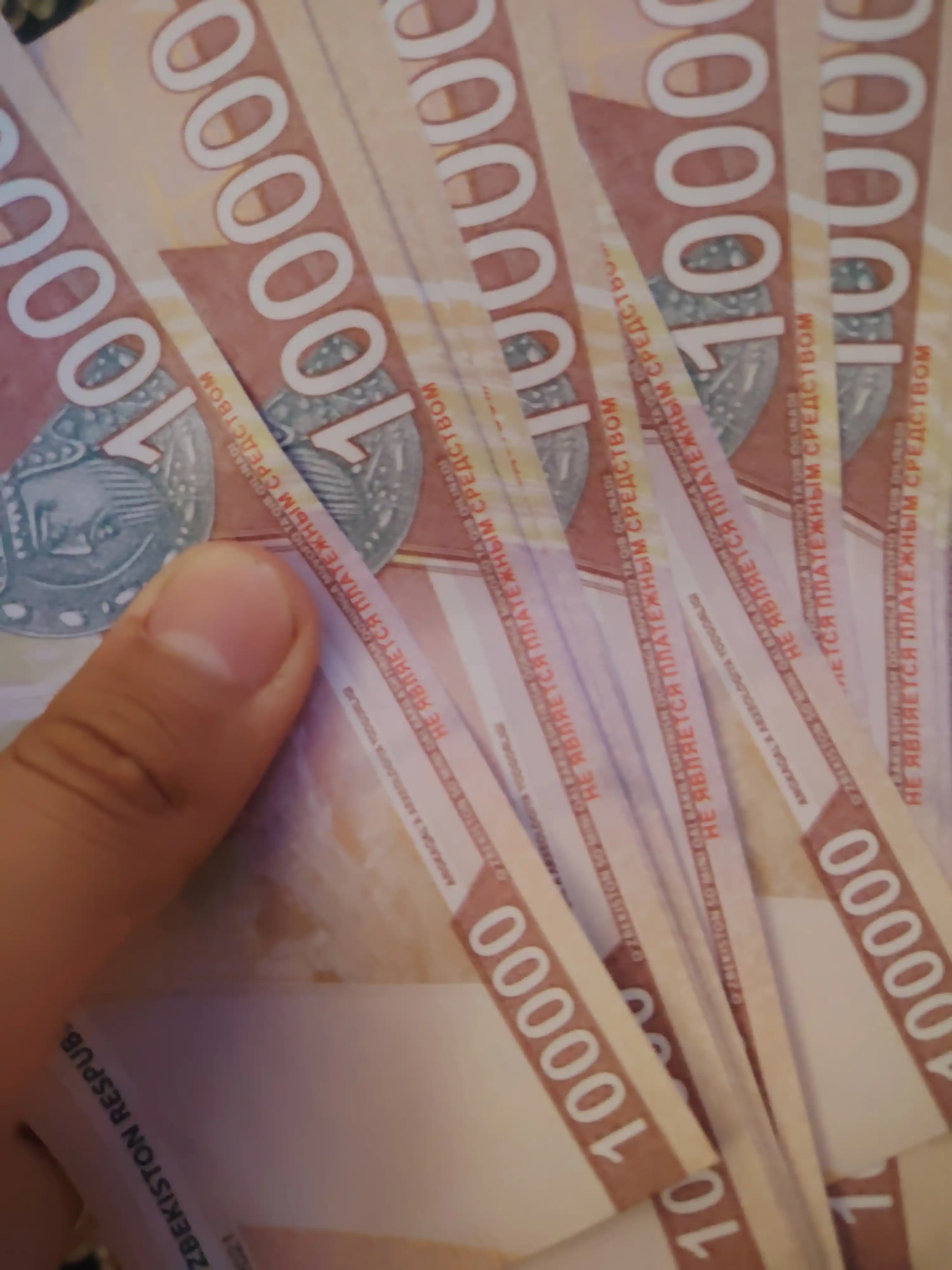 Suvenir pullar, so‘m kupyuralari, 50 ming, 100 mimg, 200 ming
