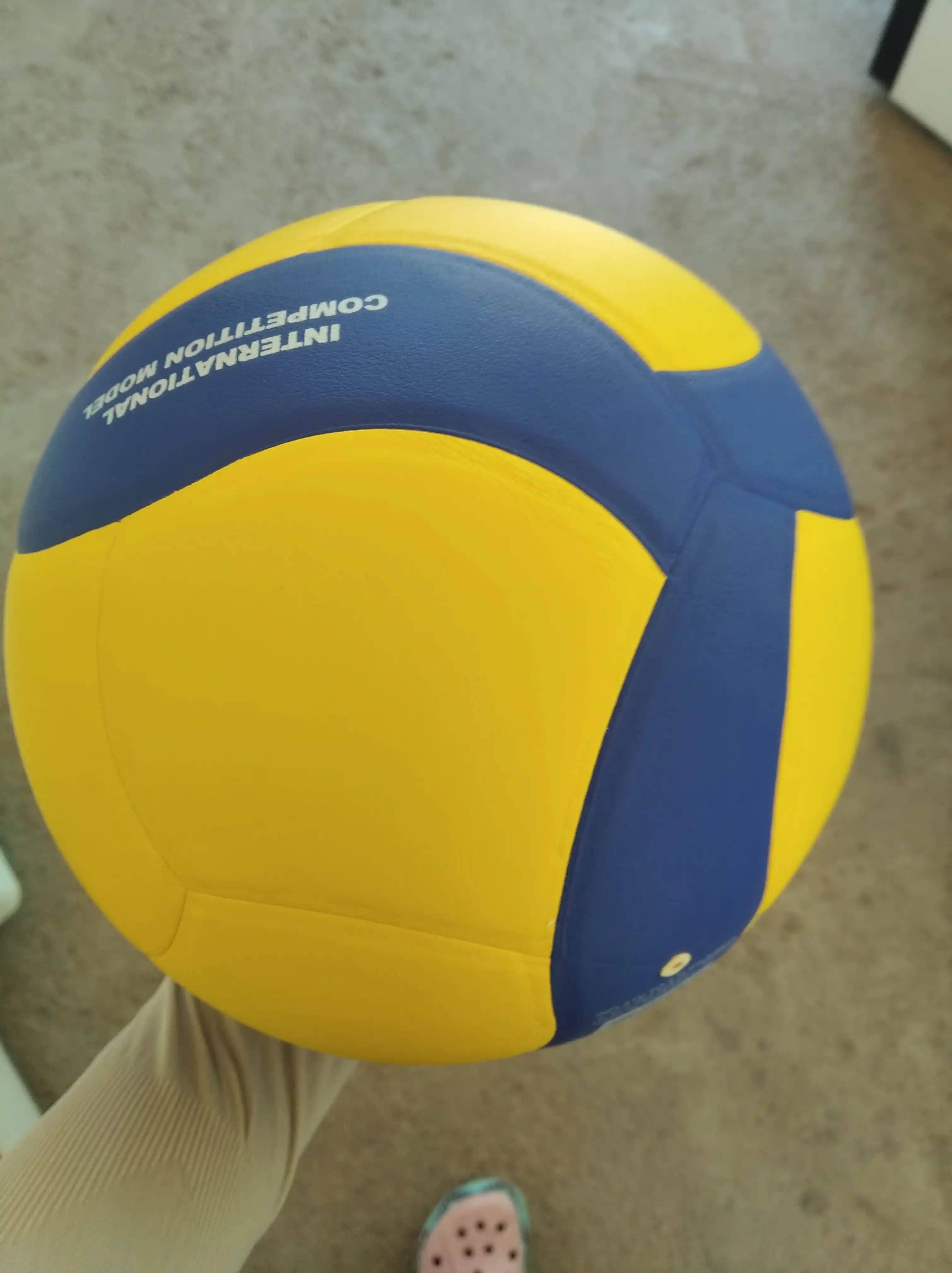 Voleybol to'pi MIKASA V330W