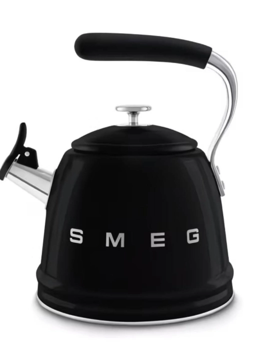 Retro uslubdagi hushtakli choynak, 2,3 l, SMEG CKLW2001CR - 