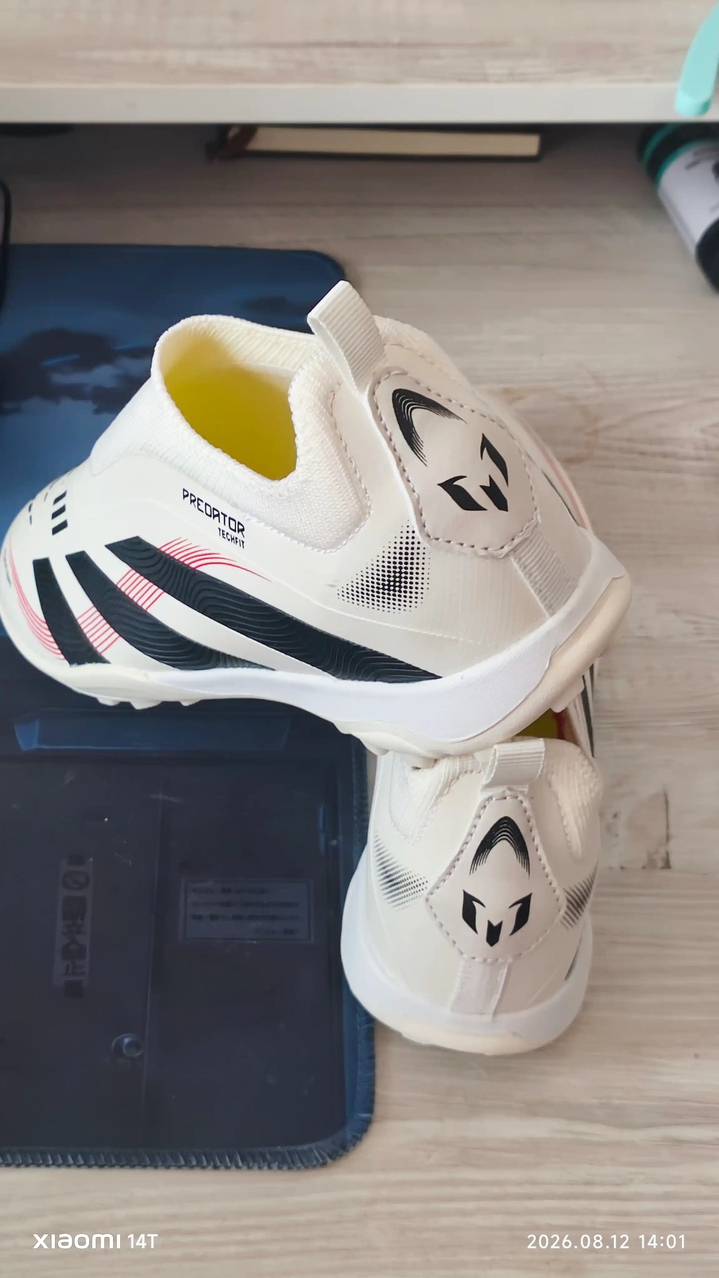 F50 va Predator futbol butsalari va sorokonojkalari, erkaklar va bolalar uchun