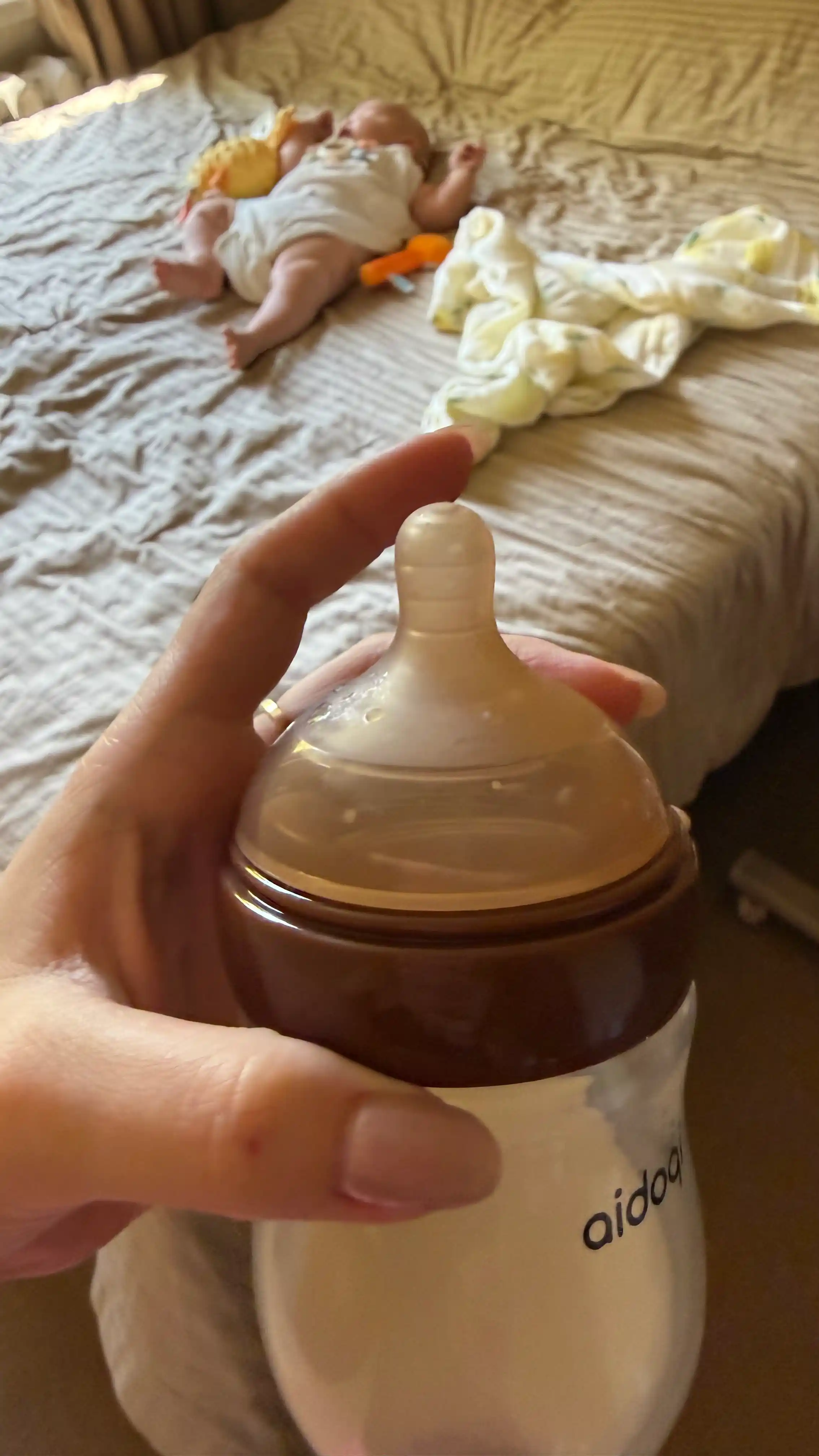 Silikon so‘rg‘ichli emizish uchun shisha bolalar shishasi, koliklarga qarshi