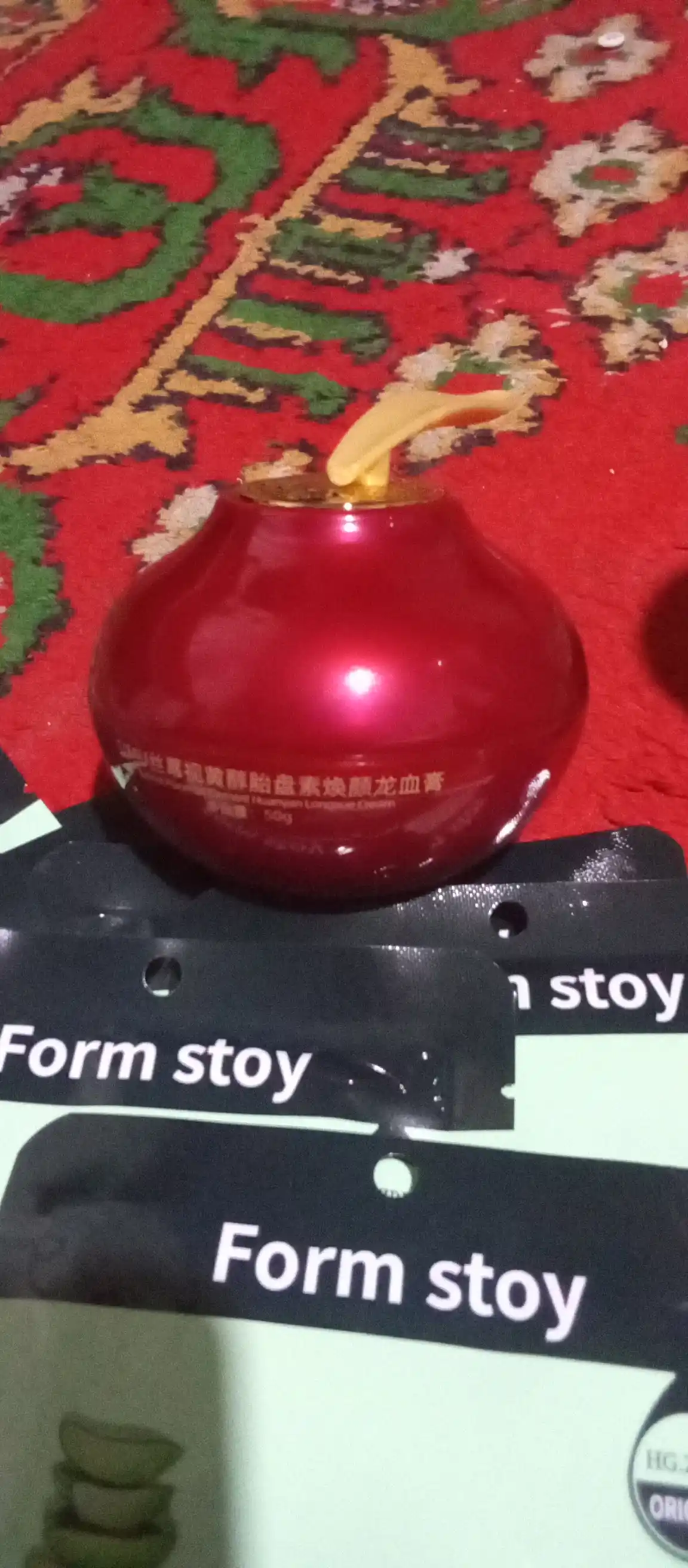Yuz uchun oqartiruvchi, namlantiruvchi krem, yoshartiruvchi eliksir, ajdaho qoni, 50 gr