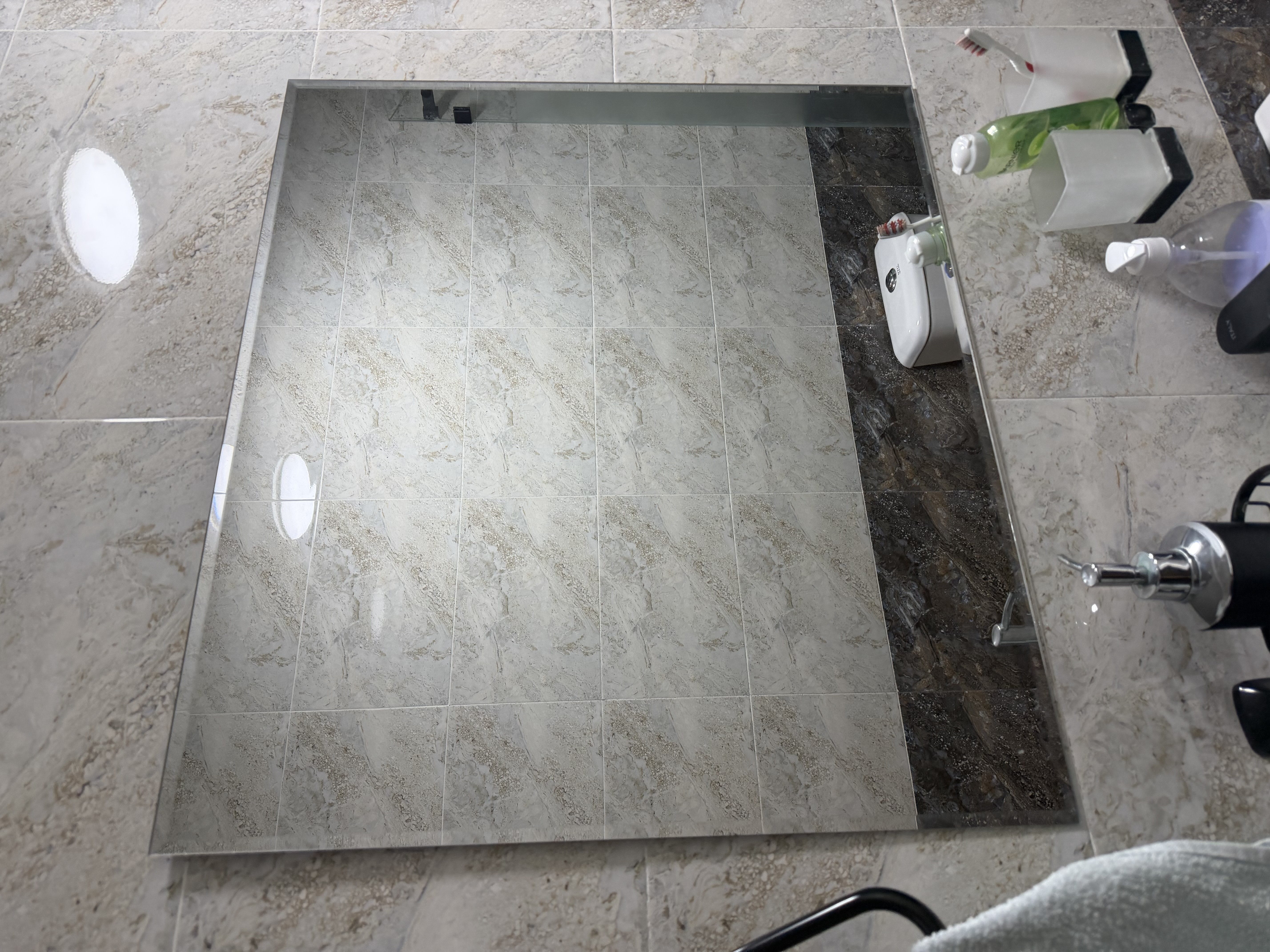 Toʻrtburchak devor oynasi 80×60 sm