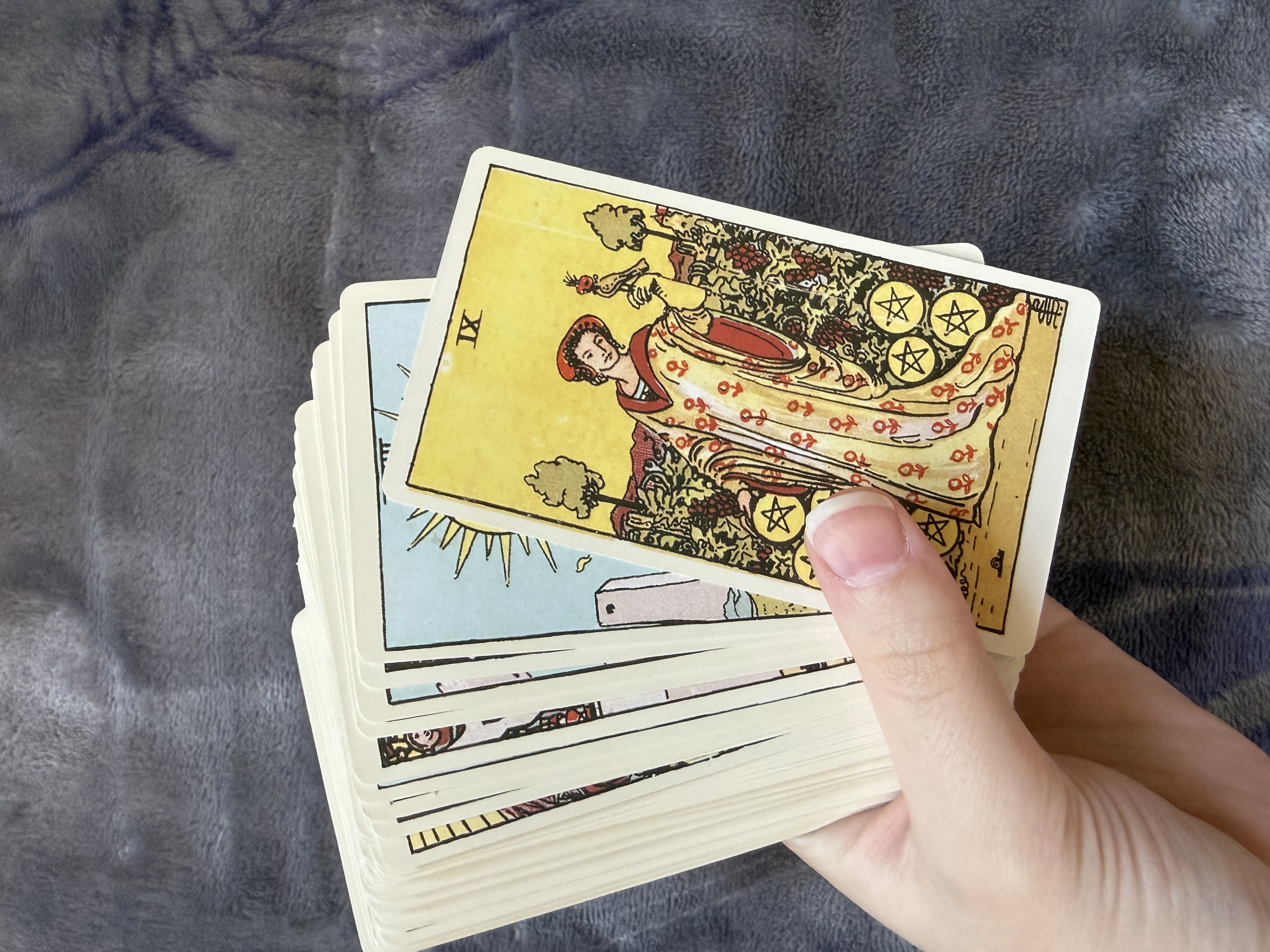 Tarot kartalari to‘plami, fol ochish, bashorat uchun, 78 arkan, ruscha qo‘llanma