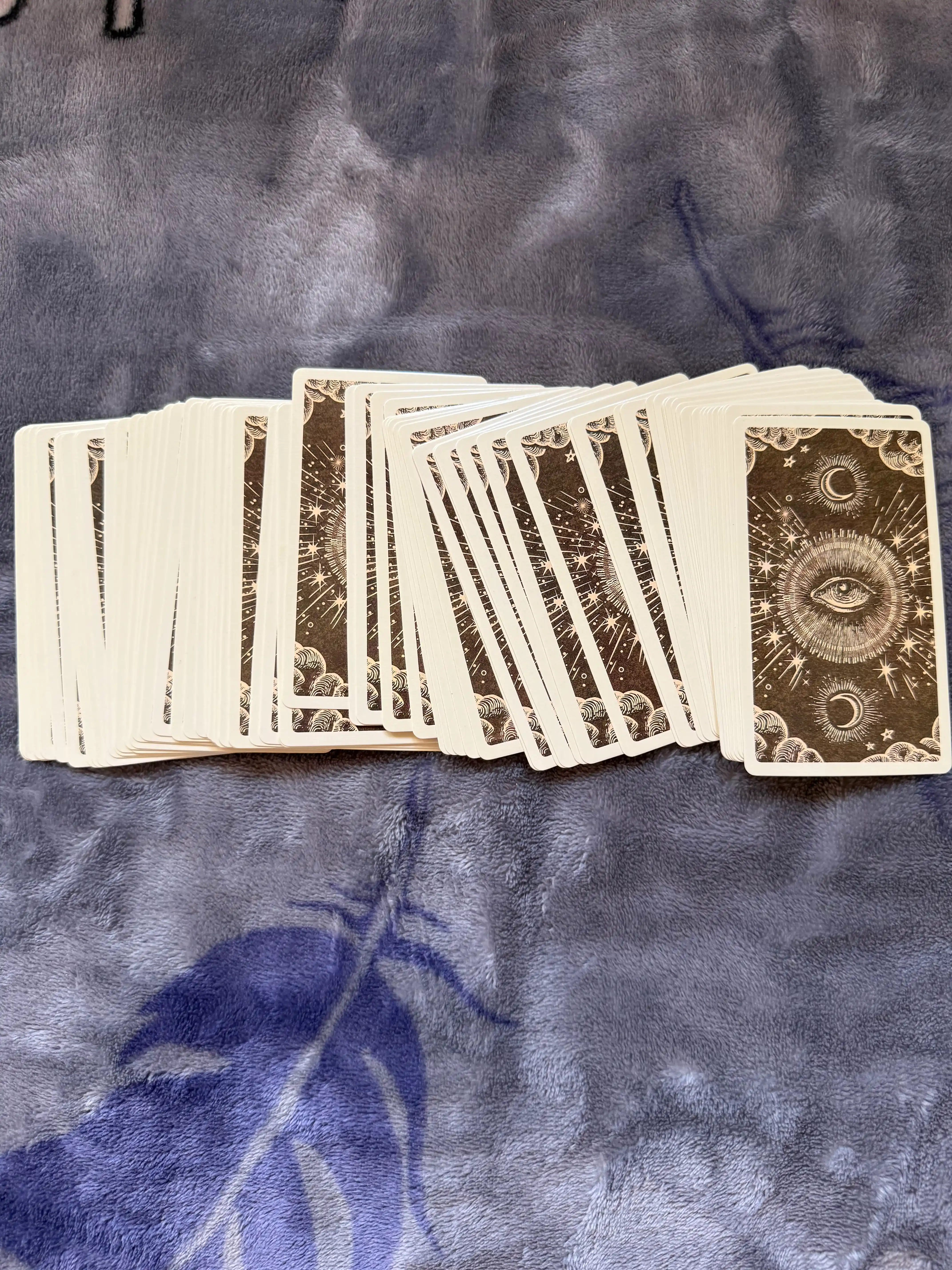 Tarot kartalari to‘plami, fol ochish, bashorat uchun, 78 arkan, ruscha qo‘llanma