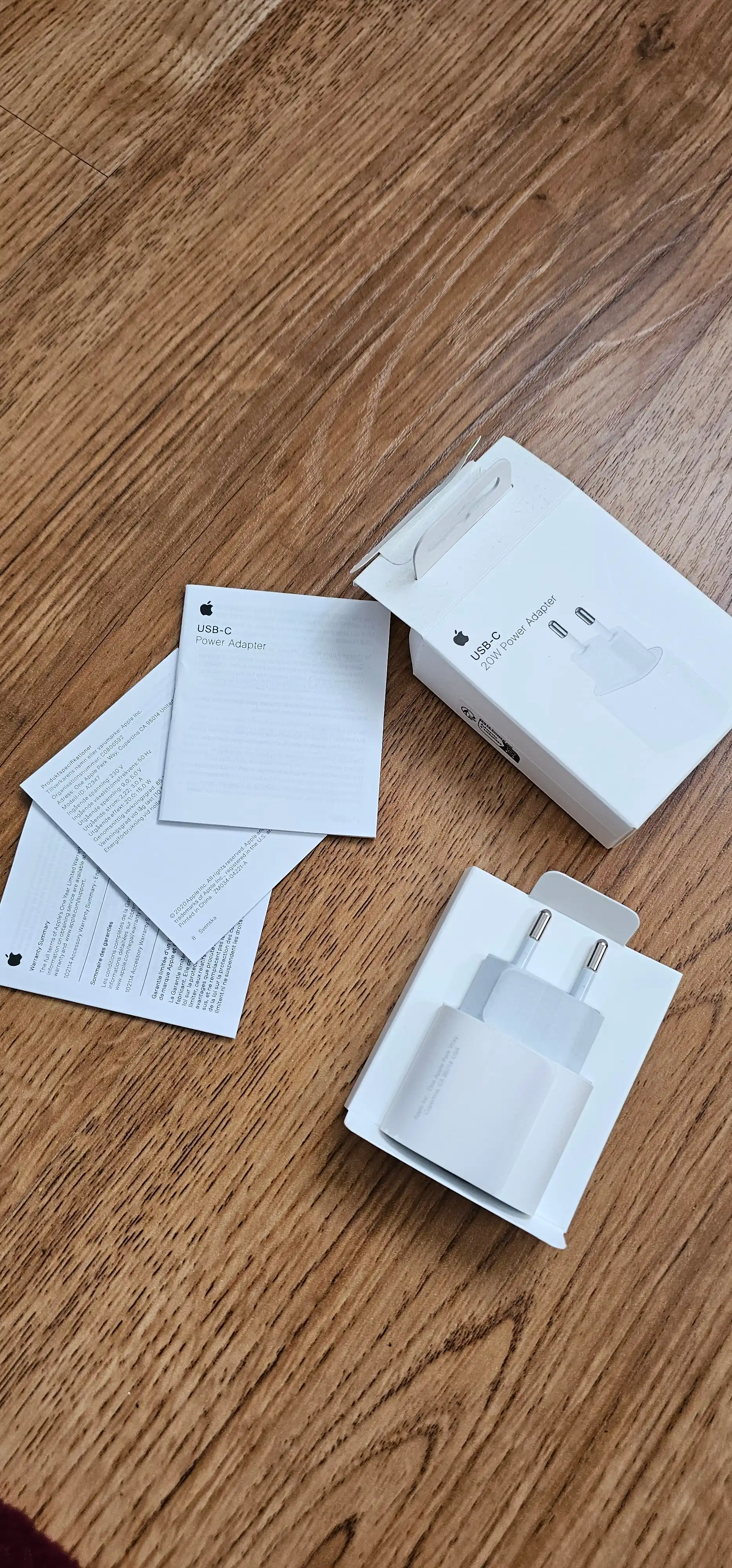 Зарядное устройство (ОРГ) 20W USB-C для iPhone X,11,12,13,14,15,16,17 зарядка