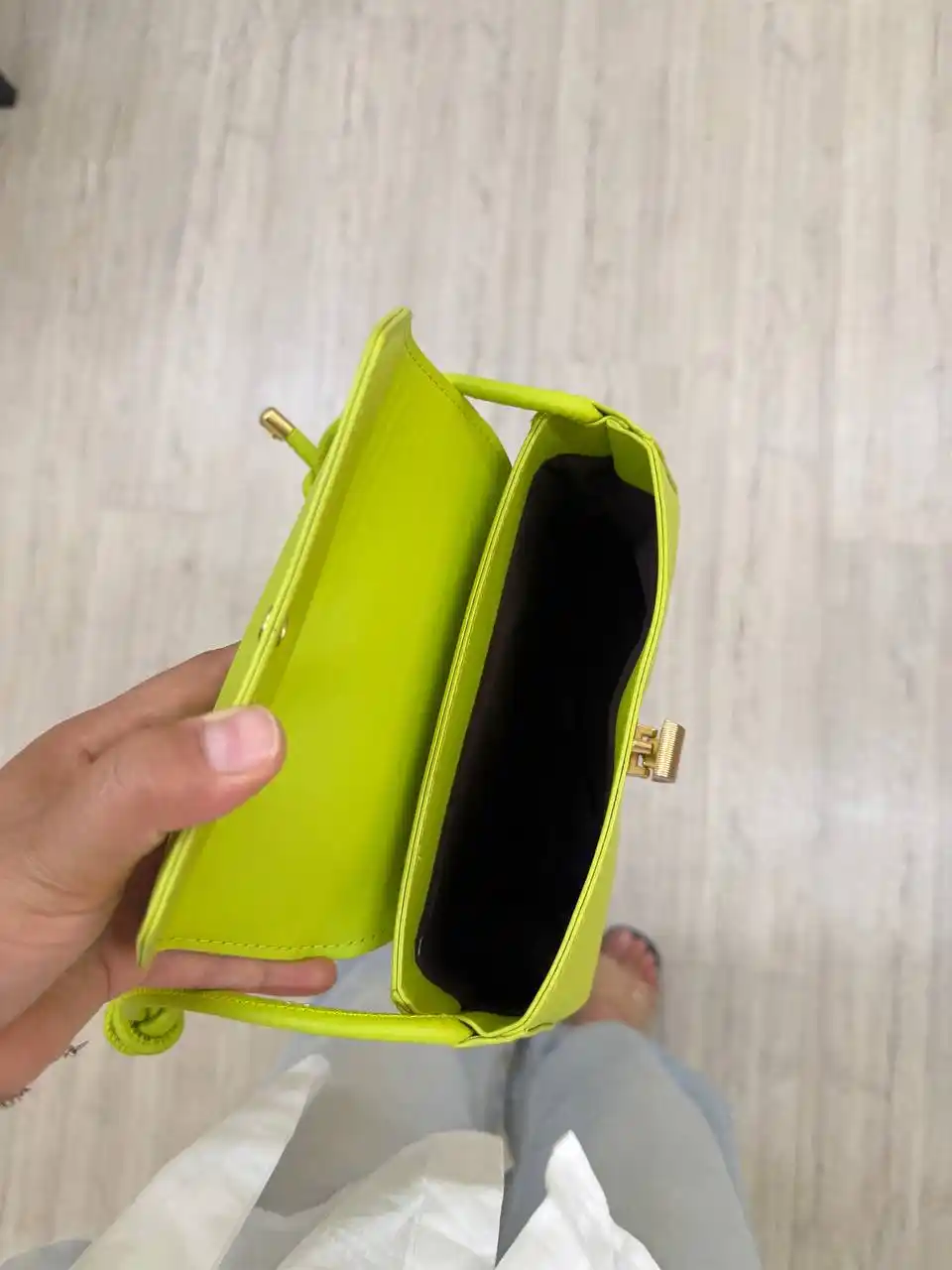 Ayollar sumkasi, yelka sumkasi
