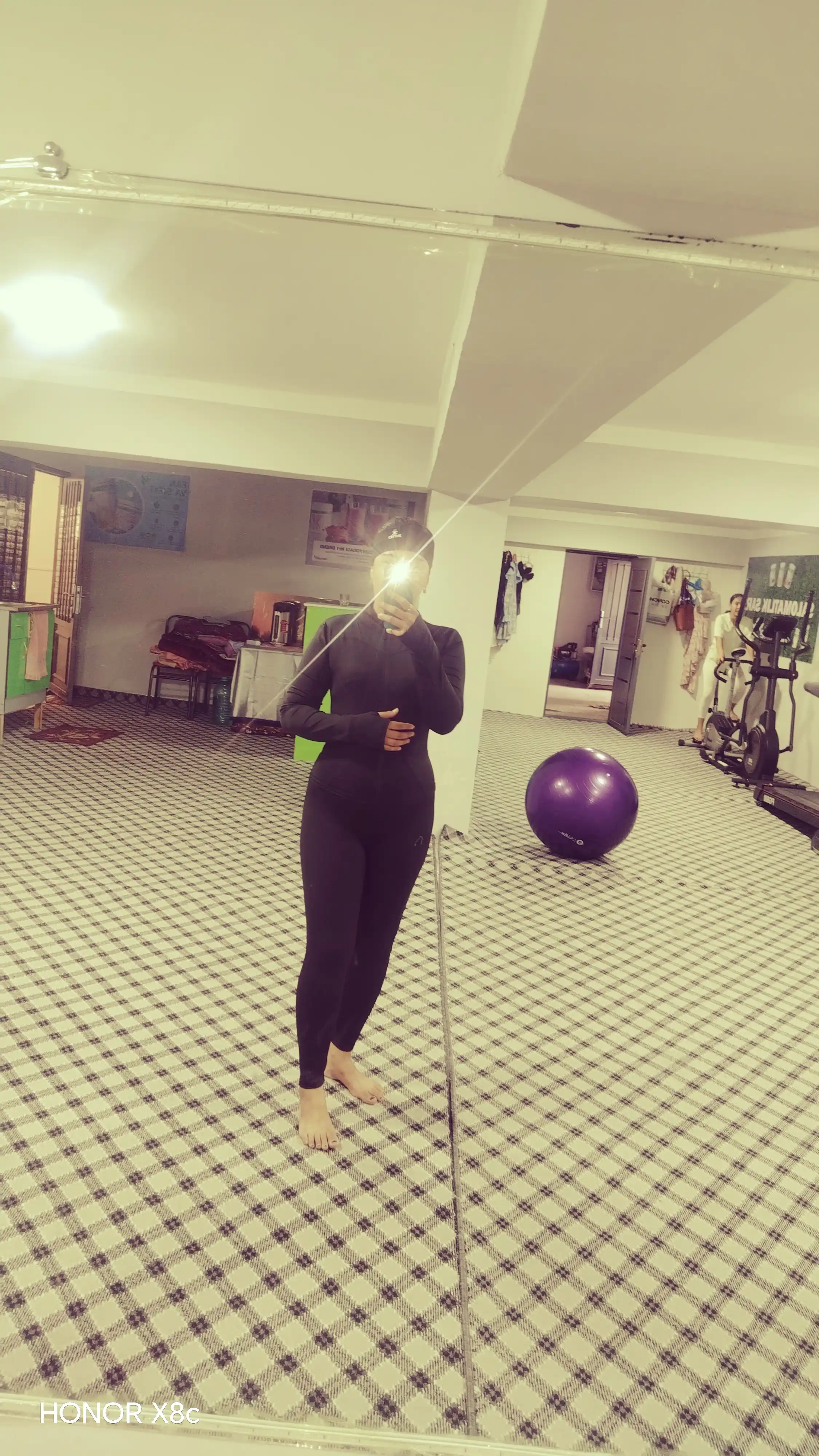 Sport uchun ayollar sport kostyumi, fitnes uchun 2tasi 1 da kompression rashgard