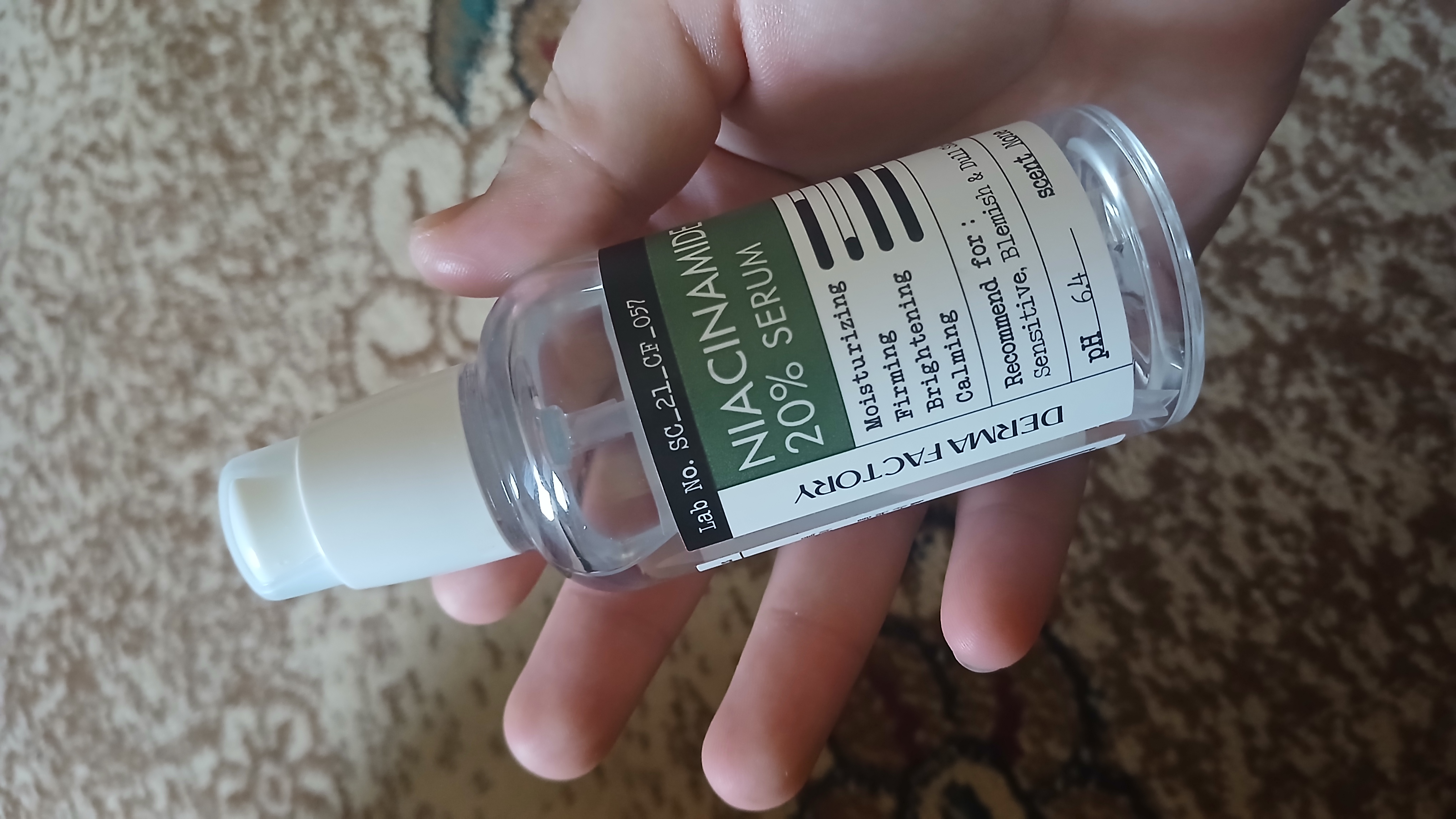 Успокаивающая сыворотка С 20% ниацинамидом DERMA FACTORY Niacinamide 20% Serum, 80 мл
