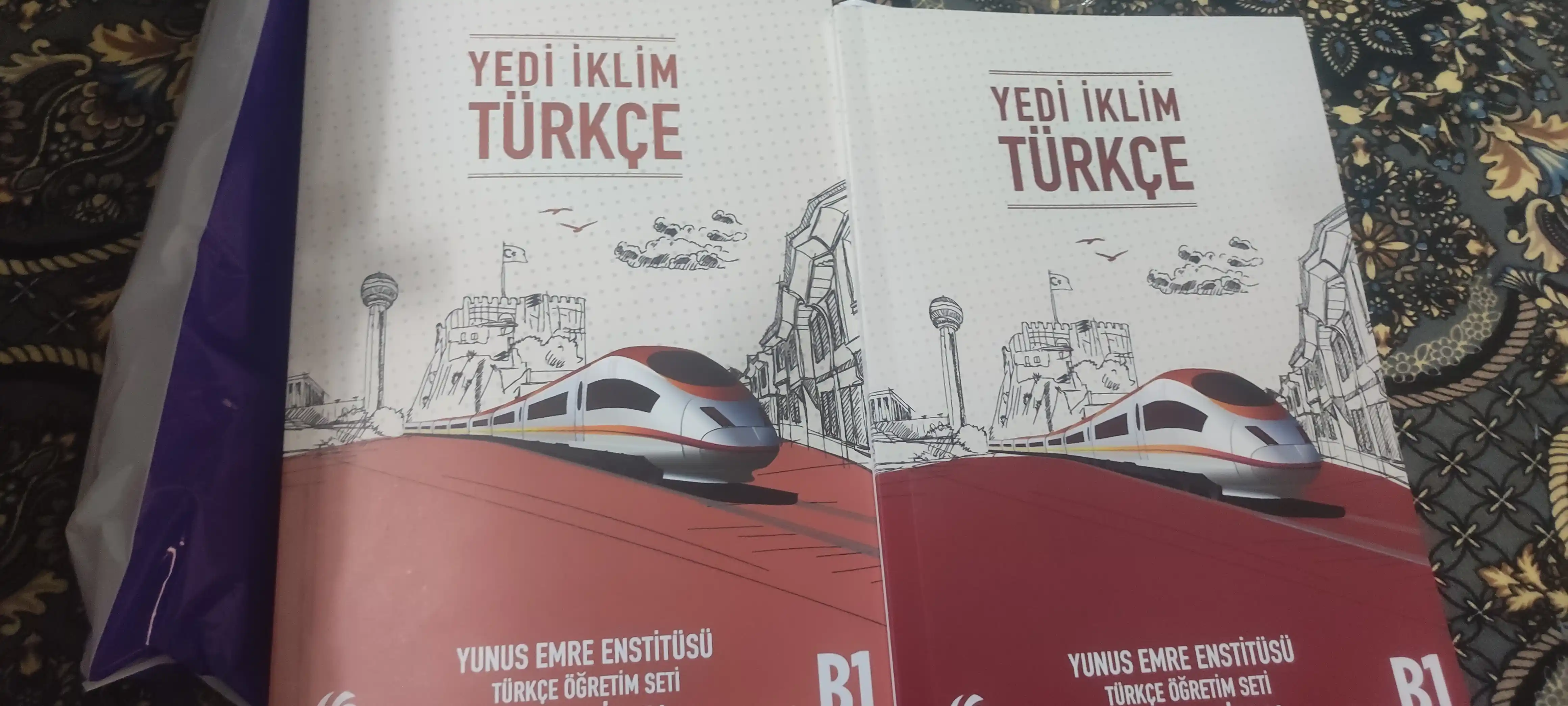 Yedi Iklim Turkce. A1, A2, B1, B2, C1. Учебник и рабочие тетради по турецкому языку, A4