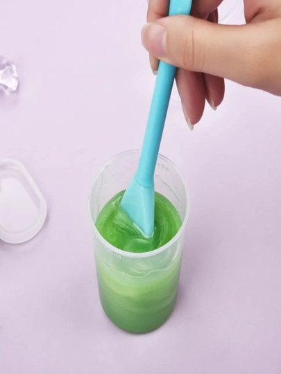 Силиконовый шпатель для маски