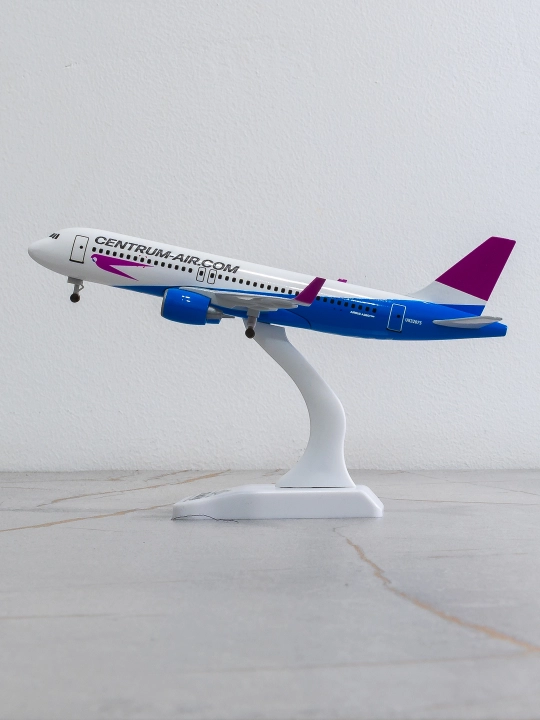 Модель самолёта Airbus A320neo, авиакомпания Centrum Air, 20 см, металл+пластик, шасси