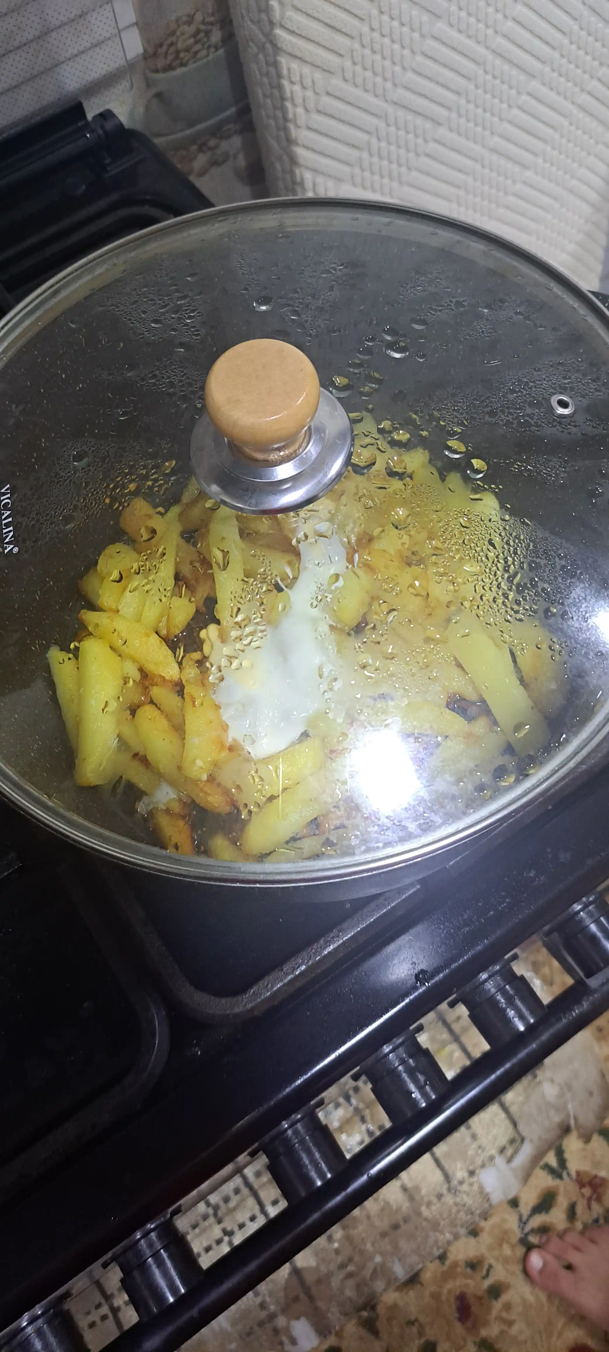Ручка для крышки кастрюли и сковороды не нагревается